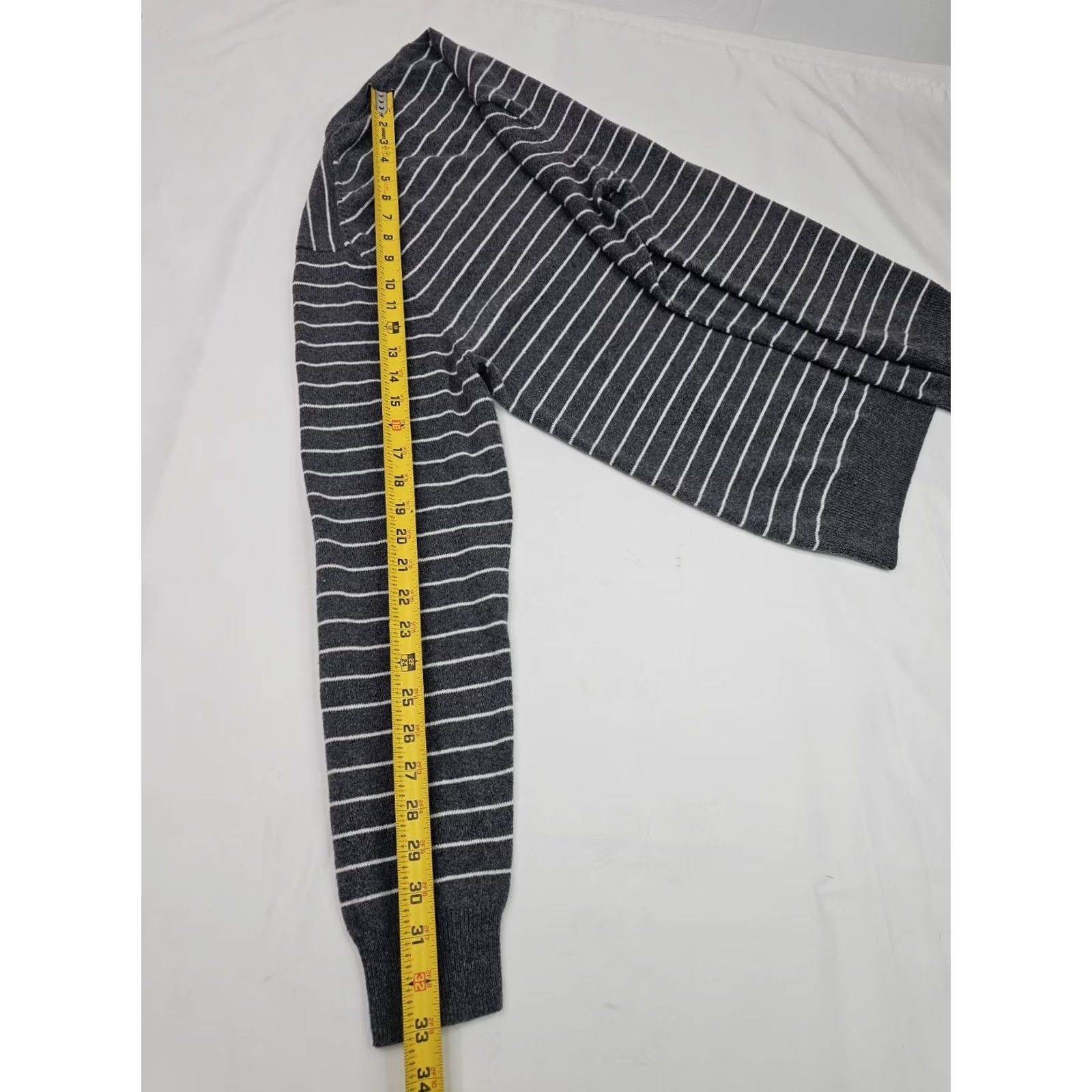 J.Crew J.CREW V-Neck Pullover Sweater Striped Black Gray Cotton Cashmere Mens Large EUC Size US L / EU 52-54 / 3 - 8 Thumbnail