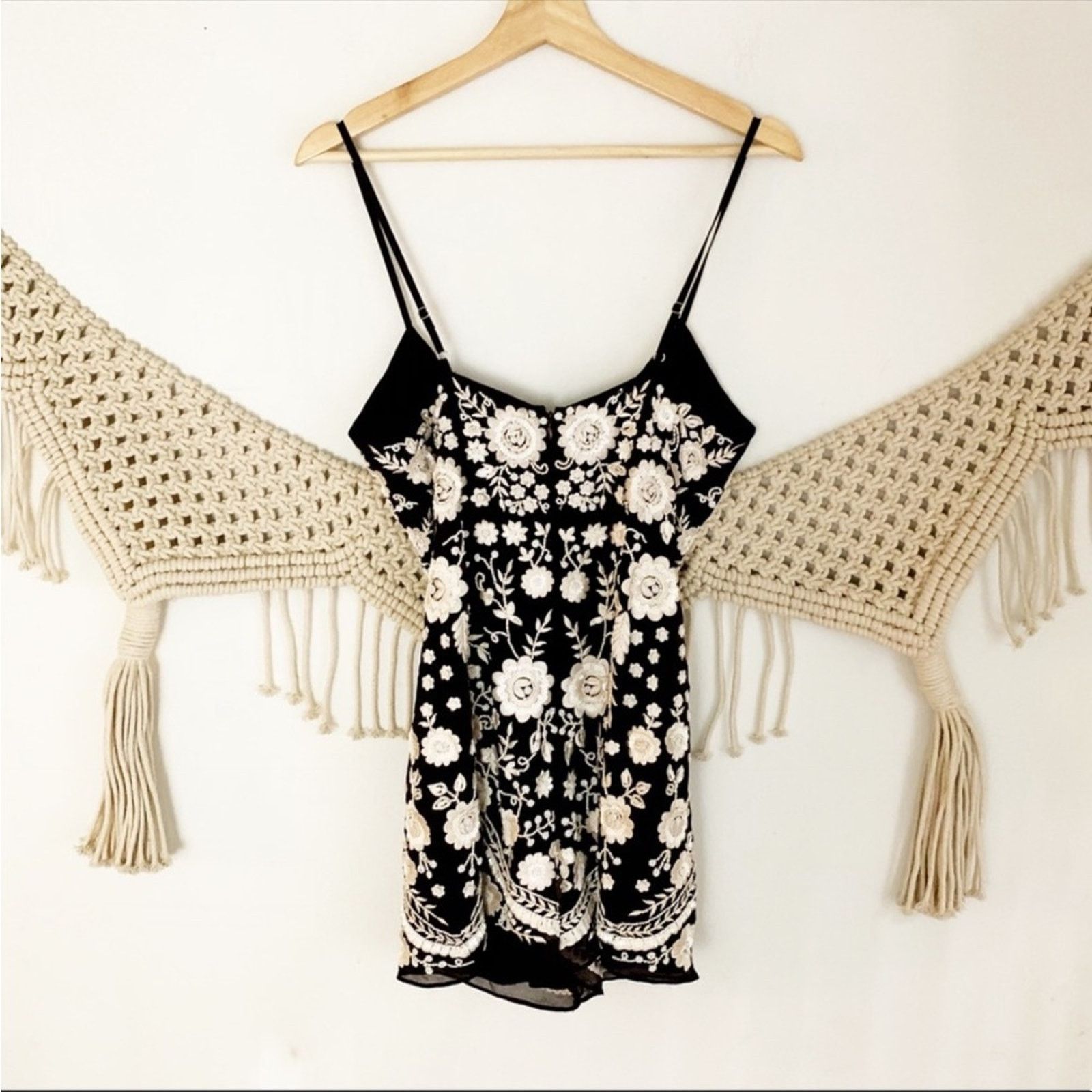 Nordstrom NEW REVOLVE Needle & Thread Brown Beaded Shorts Romper Tank Size 27" / US 4 / IT 40 - 5 Thumbnail