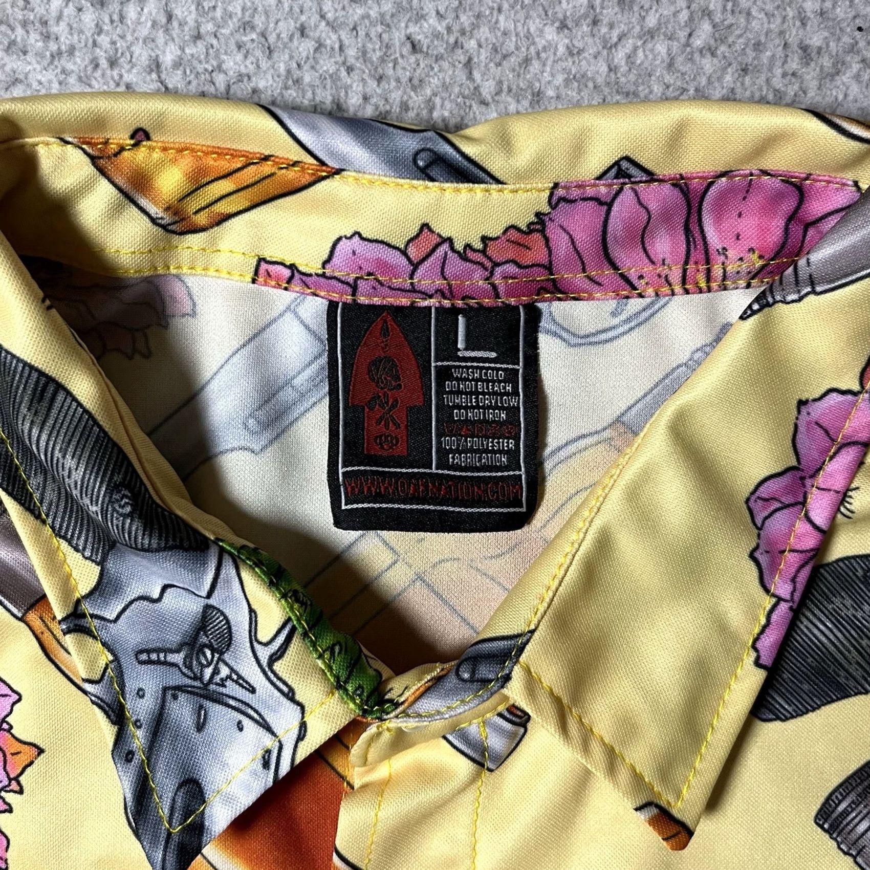 Gloverall Oaf Nation Shirt Men L Yellow Hawaiian Revolver All Over Print Short Sleeve Button-Up Size US L / EU 52-54 / 3 - 2 Thumbnail