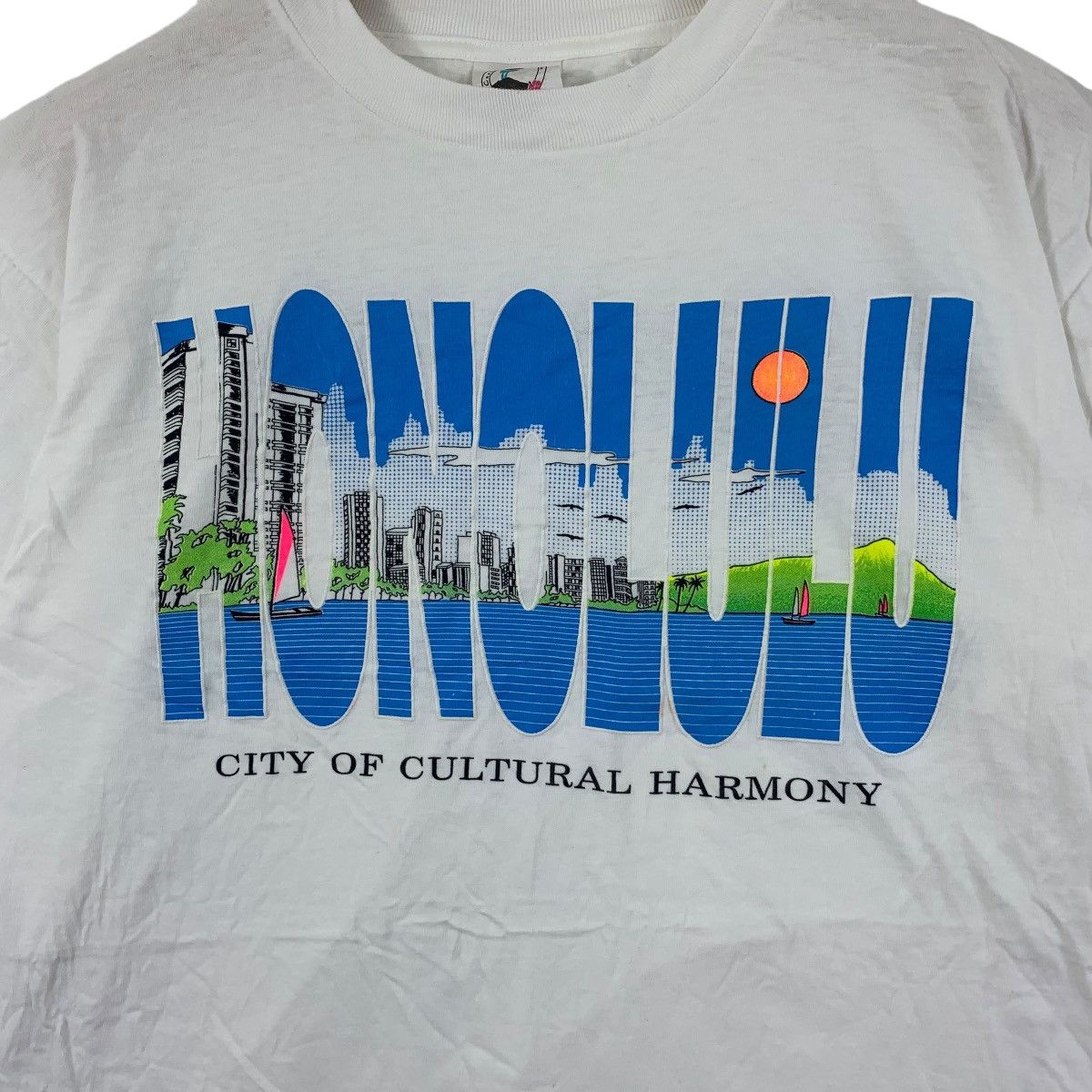 Vintage Vintage 90’ HONOLULU CARIBBEAN DREAM Illustration Tee Size US XL / EU 56 / 4 - 4 Thumbnail