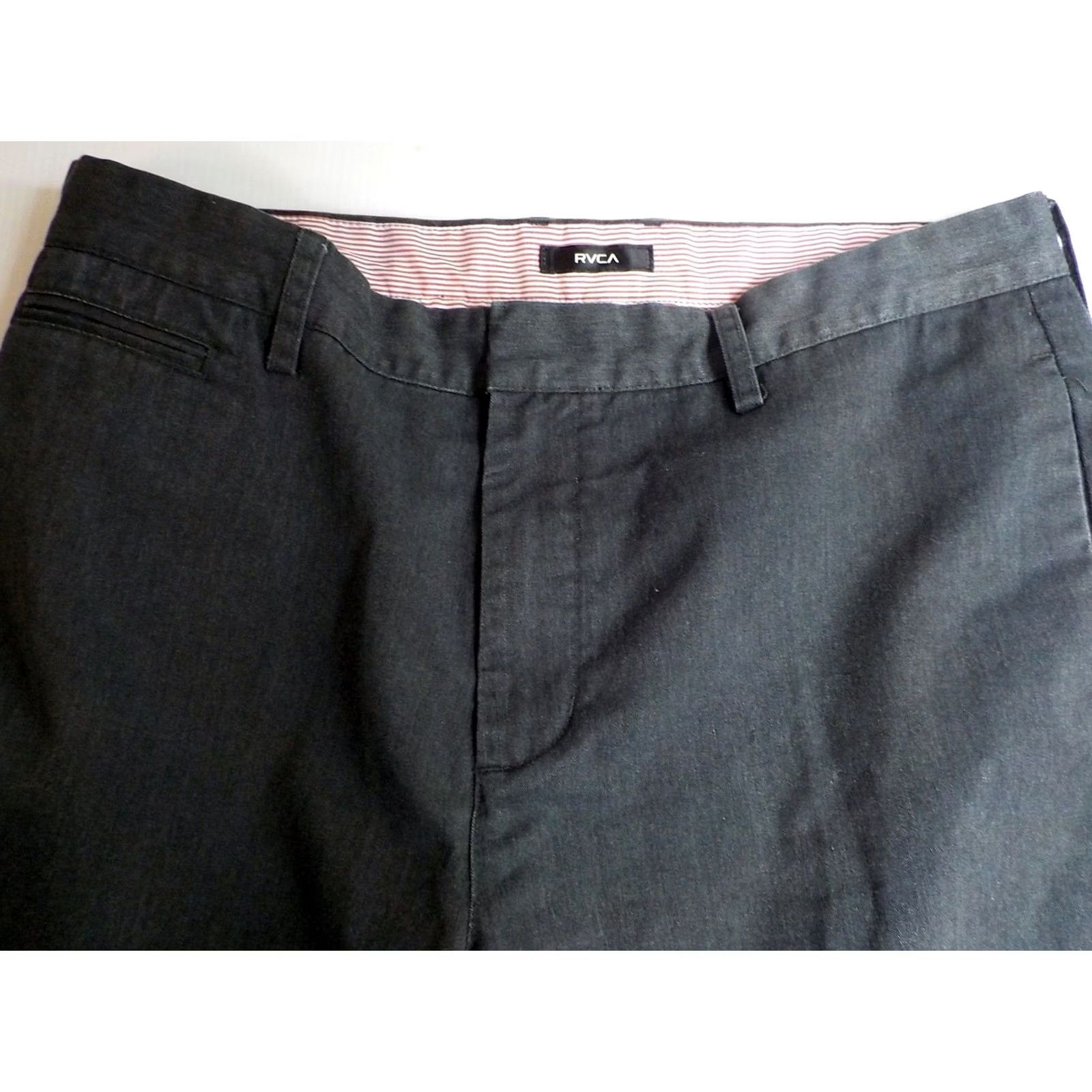 RVCA RVCA Flat Front Chino Style Shorts Gray Cotton/Poly SZ 36 Mens Flat Front 11 Inseam 5 Pockets Great Condition Size US 36 / EU 52 - 2 Thumbnail