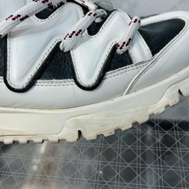 Louis Vuitton Louis Vuitton Casual Lace-Up Sneakers for Men - Size US 8.5 / EU 41-42 - 3 Thumbnail