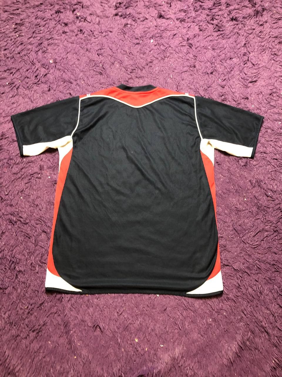 Umbro Umbro Jerseys size L Vintage T-shirt Y2K football England Size US L / EU 52-54 / 3 - 15 Thumbnail