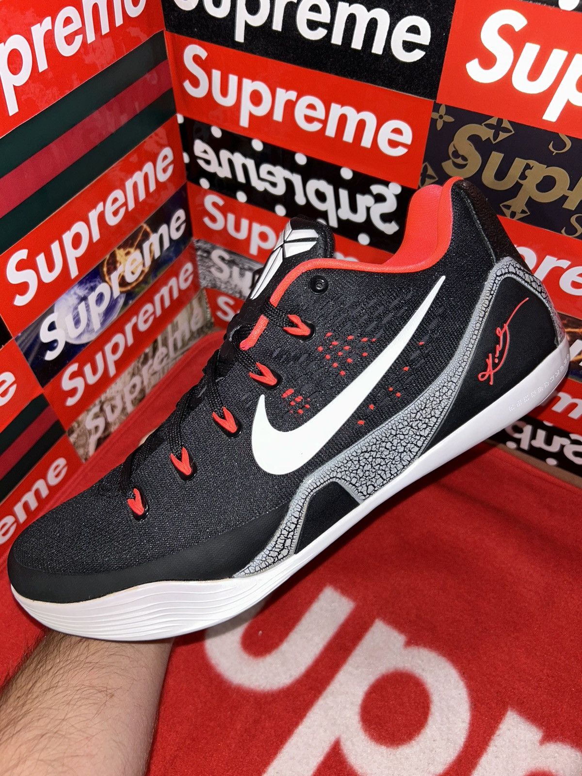 Nike Nike Kobe 9 EM Low Laser Crimson 646701-001 size 13 Size US 13 / EU 46 - 6 Thumbnail