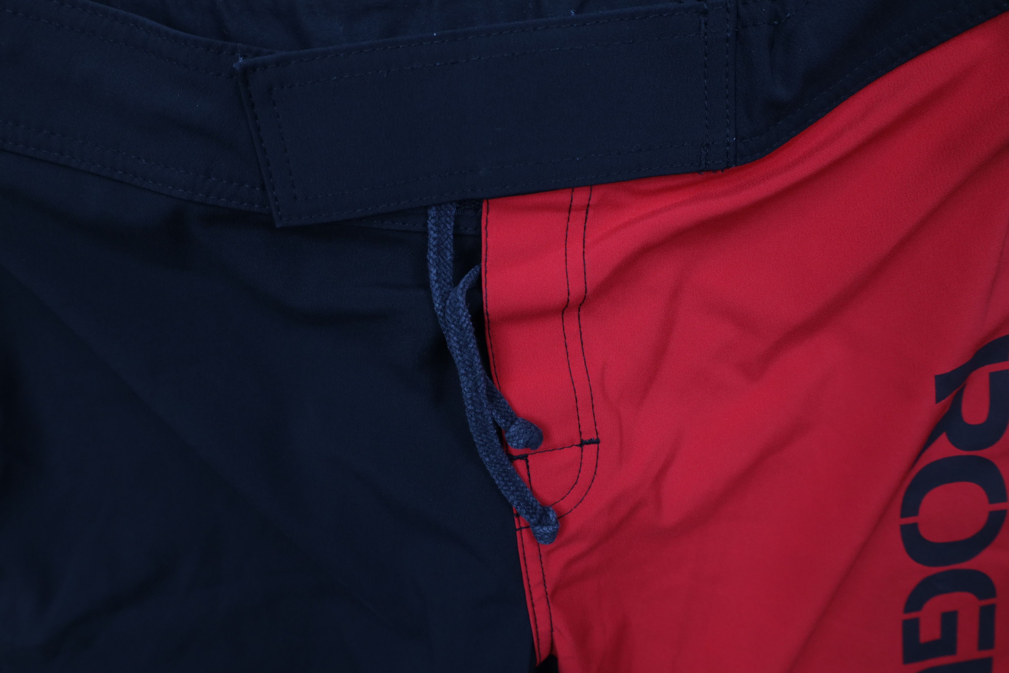 Rogue Rogue Fighting Block Split Seam UFC MMA Shorts Red Black USA Size US 32 / EU 48 - 7 Thumbnail