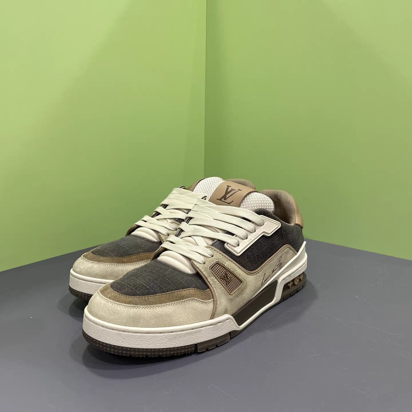 Louis Vuitton Brown Low-Top Sneakers Size 9 Size US 9 / EU 42 - 1 Thumbnail