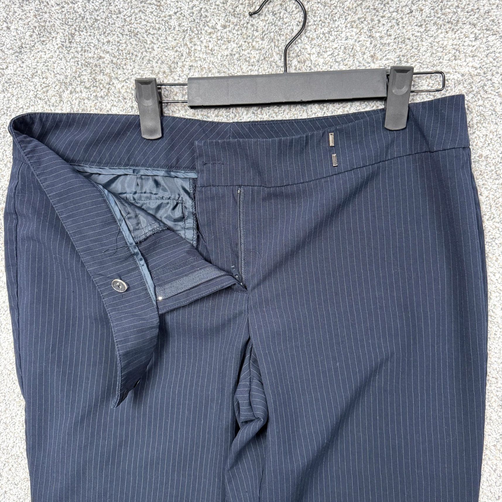 Vintage New York & Company Capri Pants Womens 12 Blue Pinstripe Straight Stretch Office Pants Womens 12 Blue Pinstripe Straight Stretch Office Size 34" / US 12 / IT 48 - 6 Thumbnail
