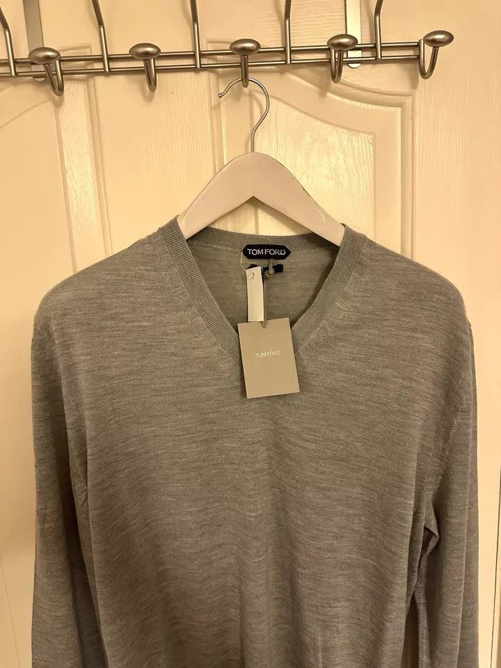 Tom Ford o1ebxxf0225 V-Neck Sweater in Light Grey Size US M / EU 48-50 / 2 - 2 Thumbnail