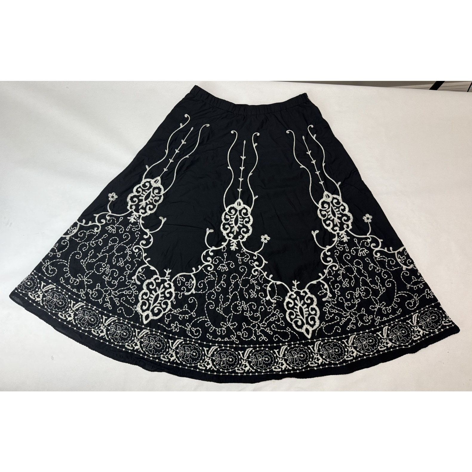 Coldwater Creek Romantic Embroidered Maxi Skirt Coldwater Creek Black Small Size 30" / US 8 / IT 44 - 8 Thumbnail