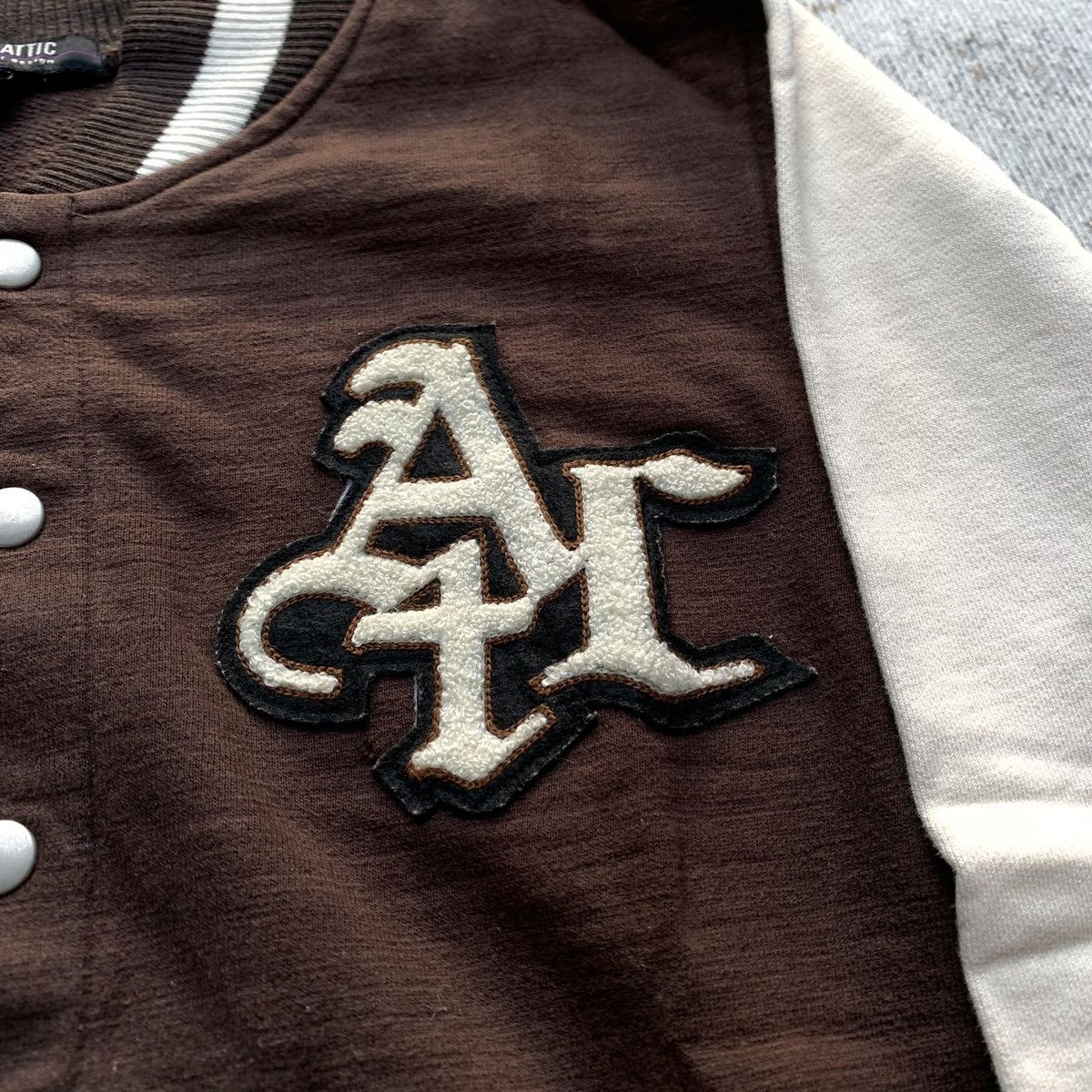In The Attic 2000s Japanese Brand Gothic Punk Embroidery Varsity Jacket Size US M / EU 48-50 / 2 - 3 Thumbnail