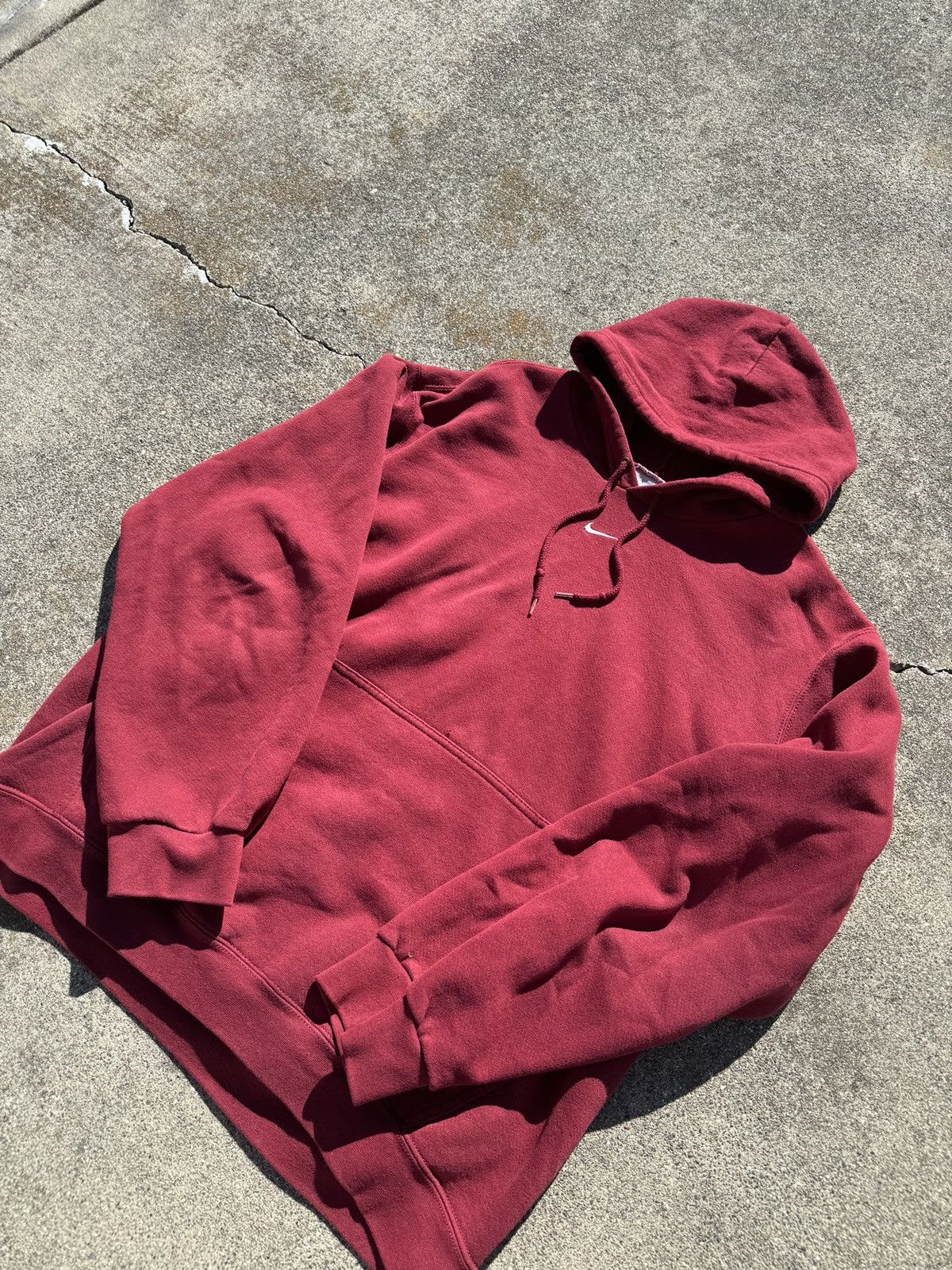 Nike Vintage Red Nike Center Swoosh Hoodie Size US L / EU 52-54 / 3 - 2 Thumbnail