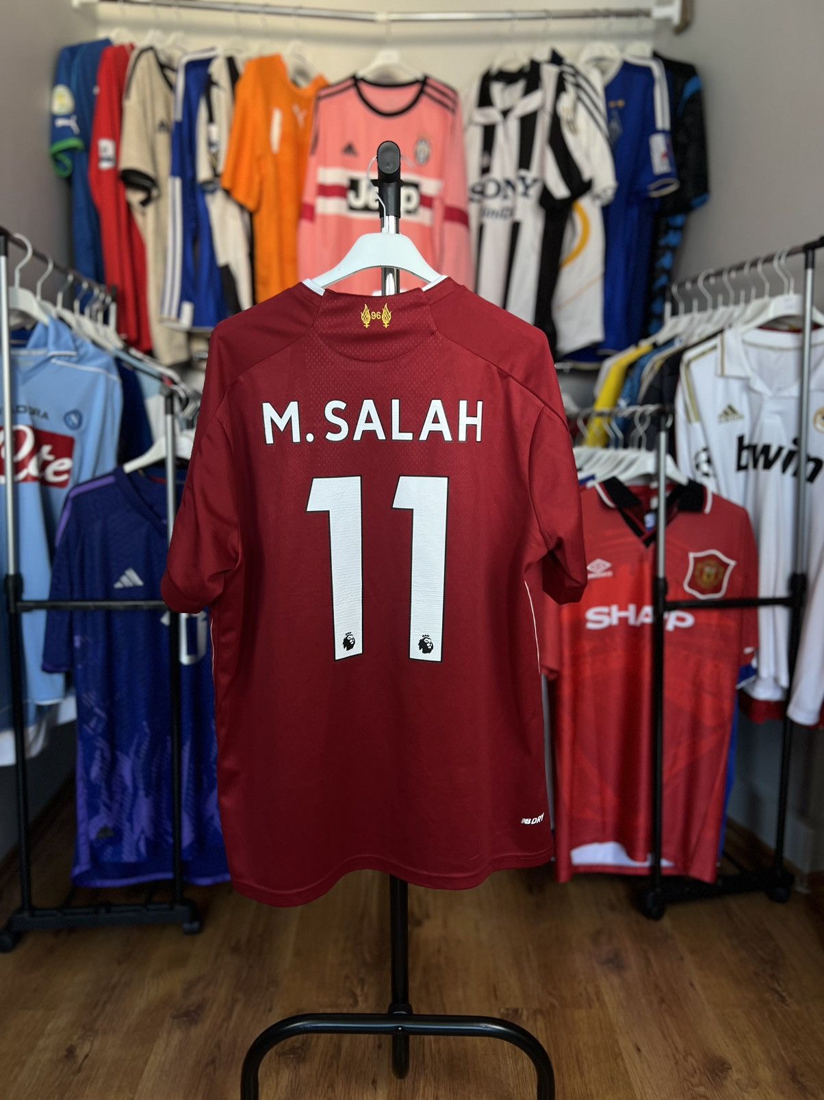 New Balance Soccer Jersey Liverpool 2019/20 Salah #11 Size US L / EU 52-54 / 3 - 1 Thumbnail