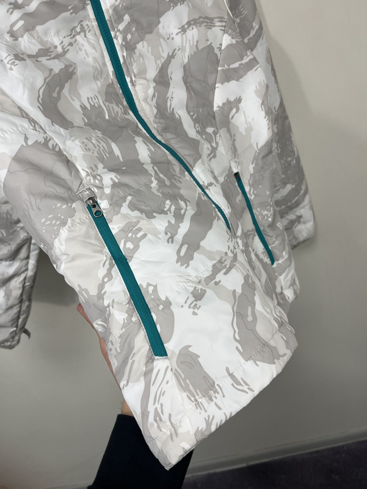 The North Face The North Face Women’s Camo Outdoor Down Puffer Jacket Size M / US 6-8 / IT 42-44 - 6 Thumbnail
