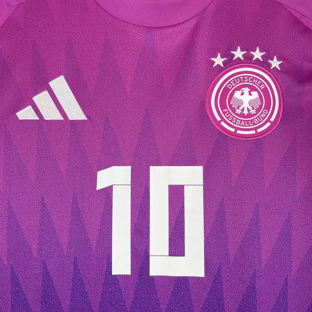 Adidas Germany Jamal Musiala Adidas Pink Jersey Euro 2024 size M Size US M / EU 48-50 / 2 - 5 Thumbnail