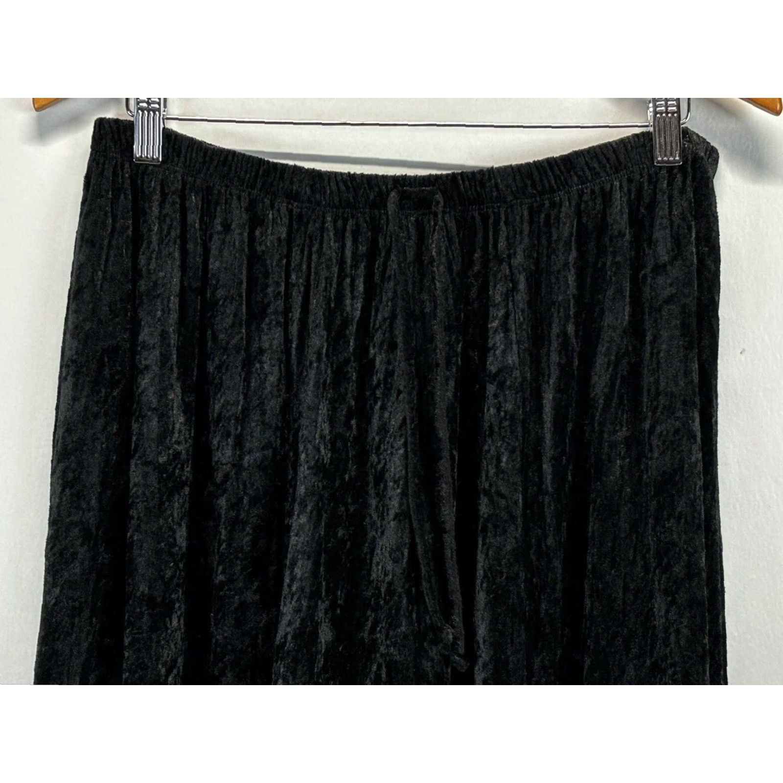 Velvet VINTAGE Susan Lawrence Black Velvet Midi Skirt Small Womens Witchy Peasant Style Size 28" / US 6 / IT 42 - 2 Thumbnail