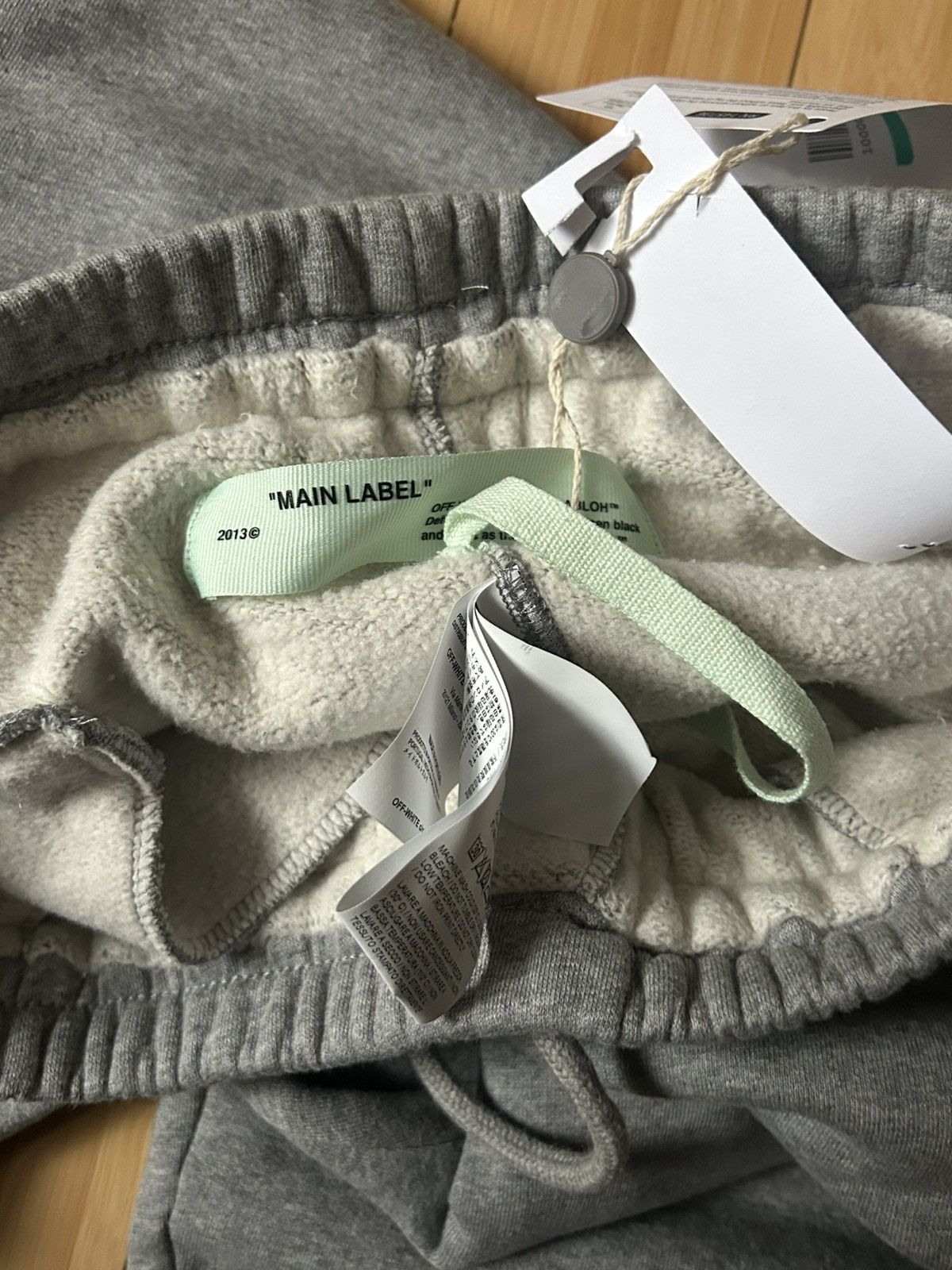 Off-White Off-White sweatpants size M brand new Size US 30 / EU 46 - 8 Thumbnail