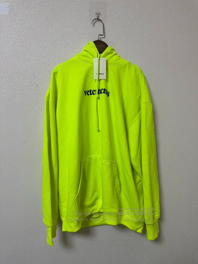 Vetements Vetements Neon Yellow Tag Hooded Sweatshirt Size US M / EU 48-50 / 2 - 1 Thumbnail