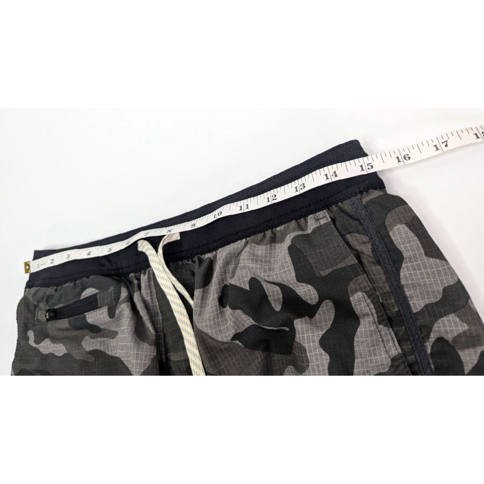 Vuori Vuori Stockton Shorts Mens Medium Black Camo Running Compression Lined Pockets Athletic Sports Beach Casual Size US 31 - 6 Thumbnail
