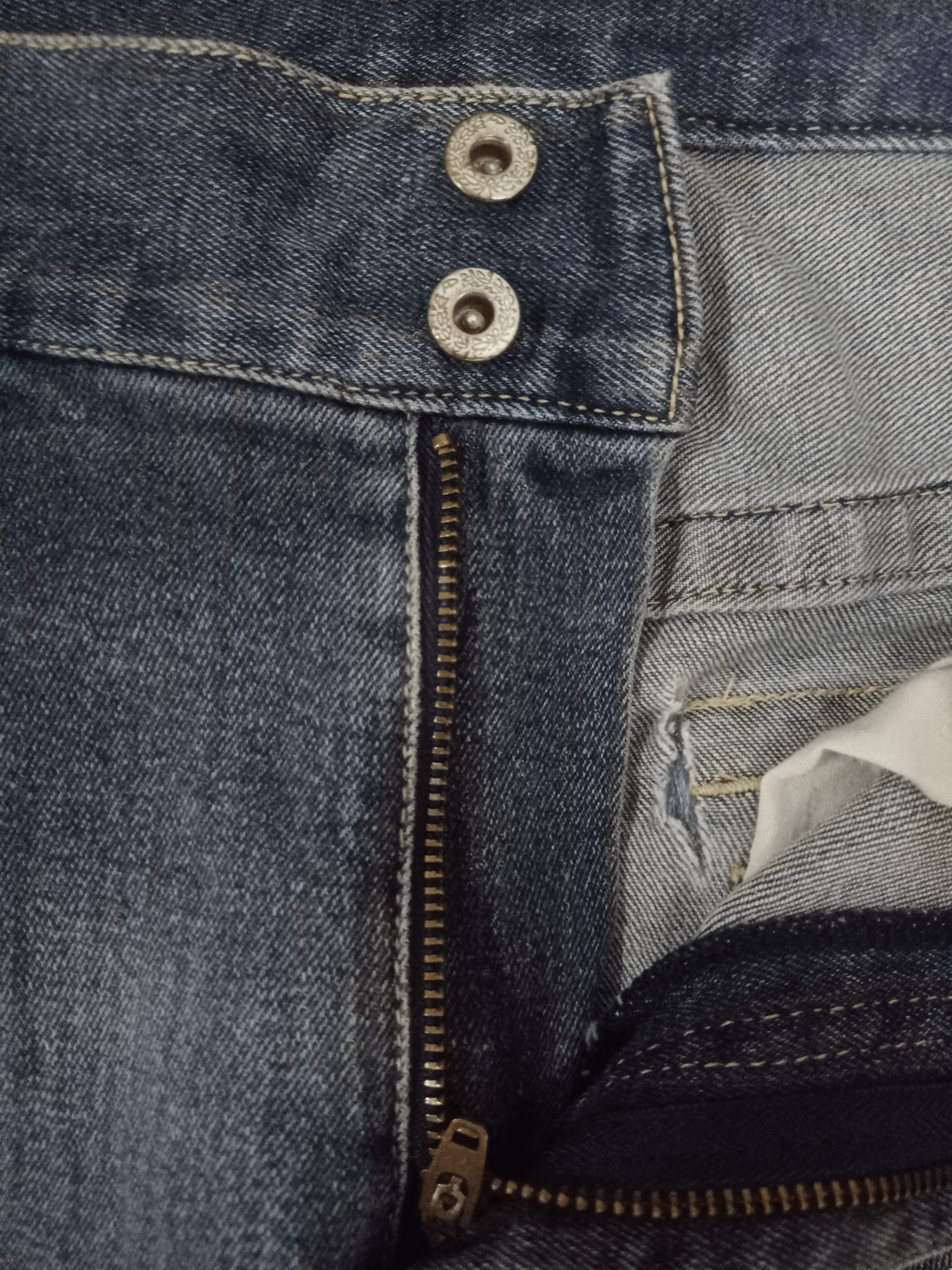 Japanese Brand Vintage Japanese Brand Blue Wash Distressed Loose Jeans Size US 33 - 3 Thumbnail