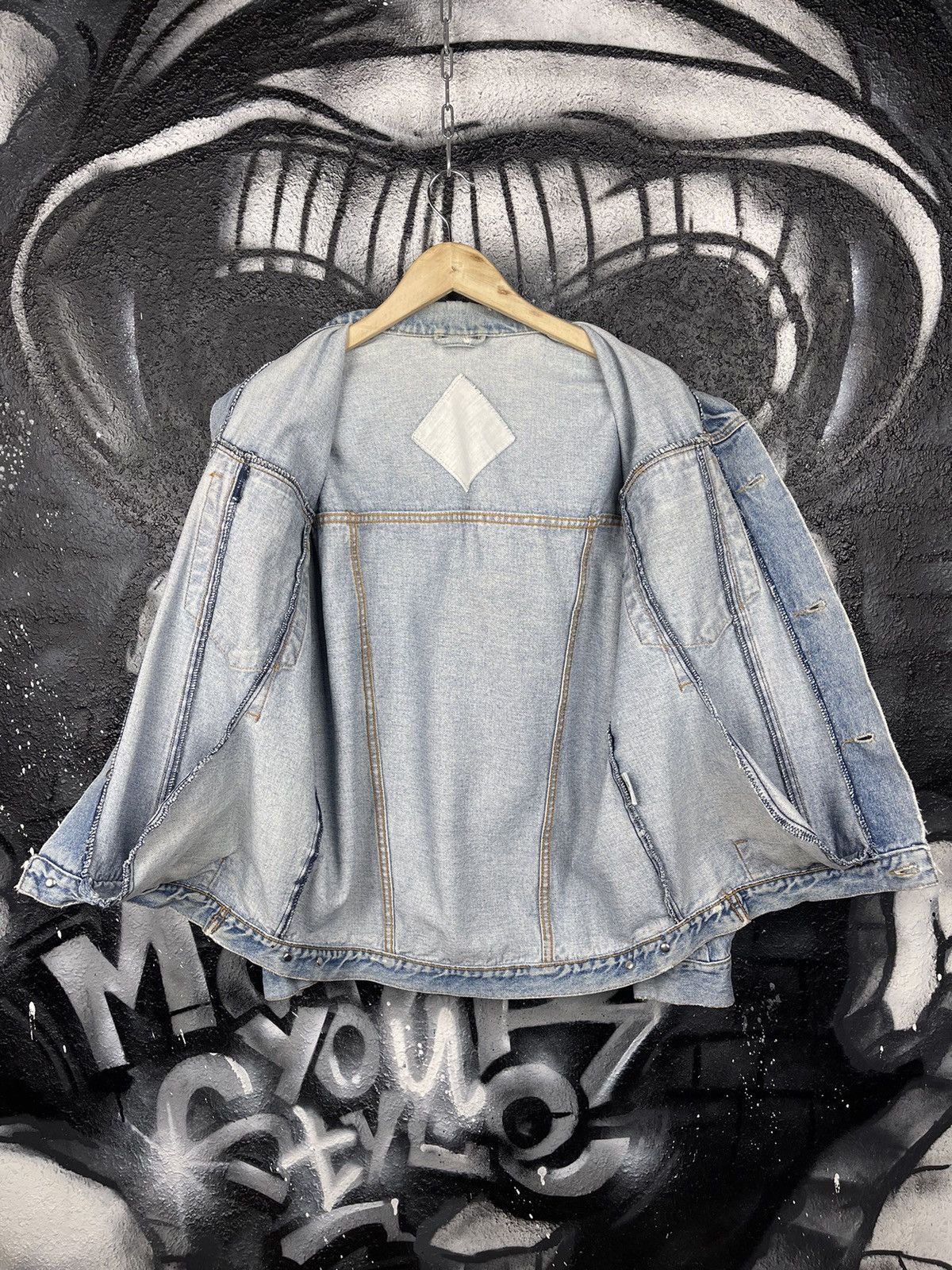 Wrangler Wrangler Vintage 80s Blue Distressed Denim Trucker Jeans Jacket Men’s Size Large Size US L / EU 52-54 / 3 - 9 Thumbnail