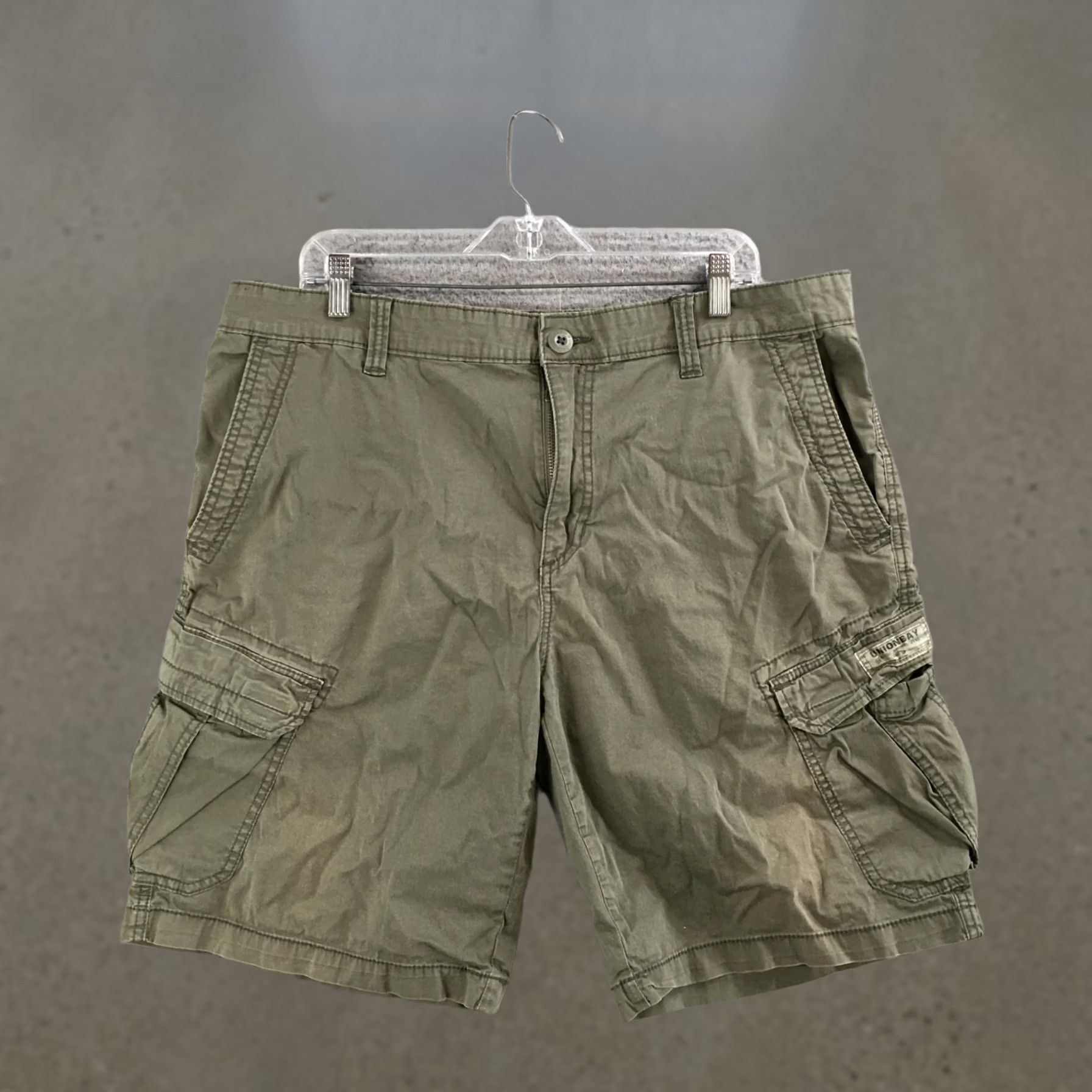 Vintage Unionbay Cargo Short Mens 38 Mid Rise Cotton Blend Zip Fly Flat Front Green Size US 38 / EU 54 - 1 Thumbnail
