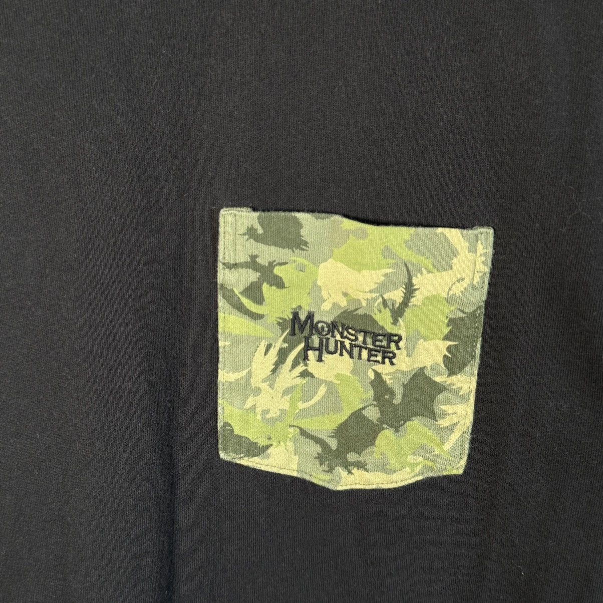 Uniqlo Uniqlo UT Monster Hunter T-Shirt Camo Pocket Capcom Men’s Size US M / EU 48-50 / 2 - 4 Thumbnail