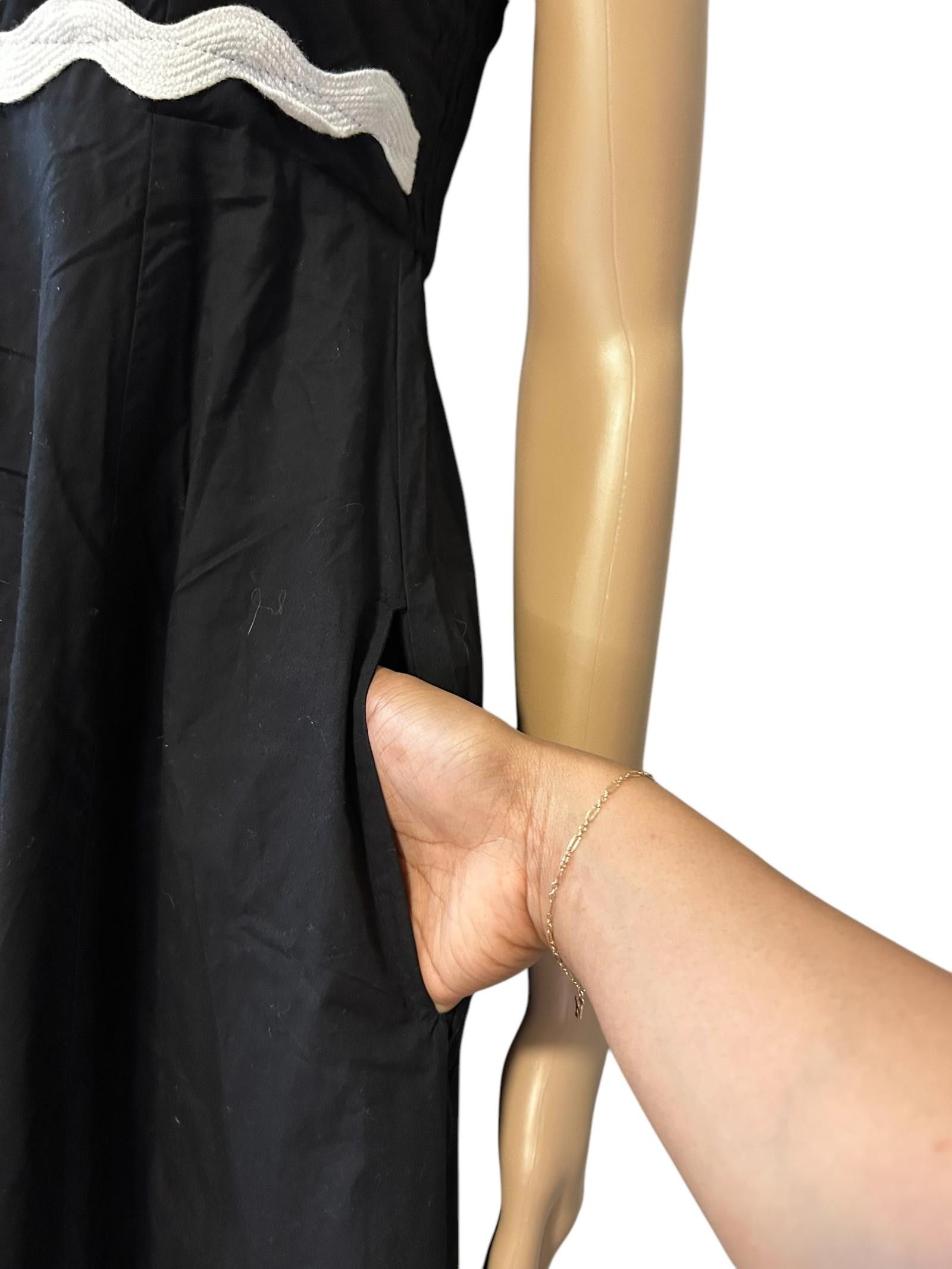 Designer Chic Black Maxi Dress with White Accents Size XS / US 0-2 / IT 36-38 - 5 Thumbnail