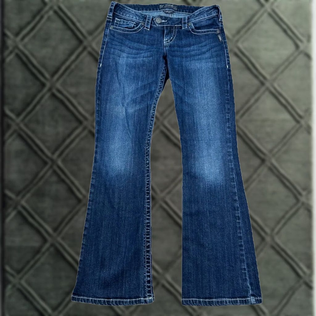 Silver Jeans Co. VINTAGE Silver Jeans Tuesday Jeans Womens 28x31 Low Rise Bootcut Denim Blue 5-Pocket Mens Womens Girls Boys Size 28" / US 6 / IT 42 - 1 Thumbnail