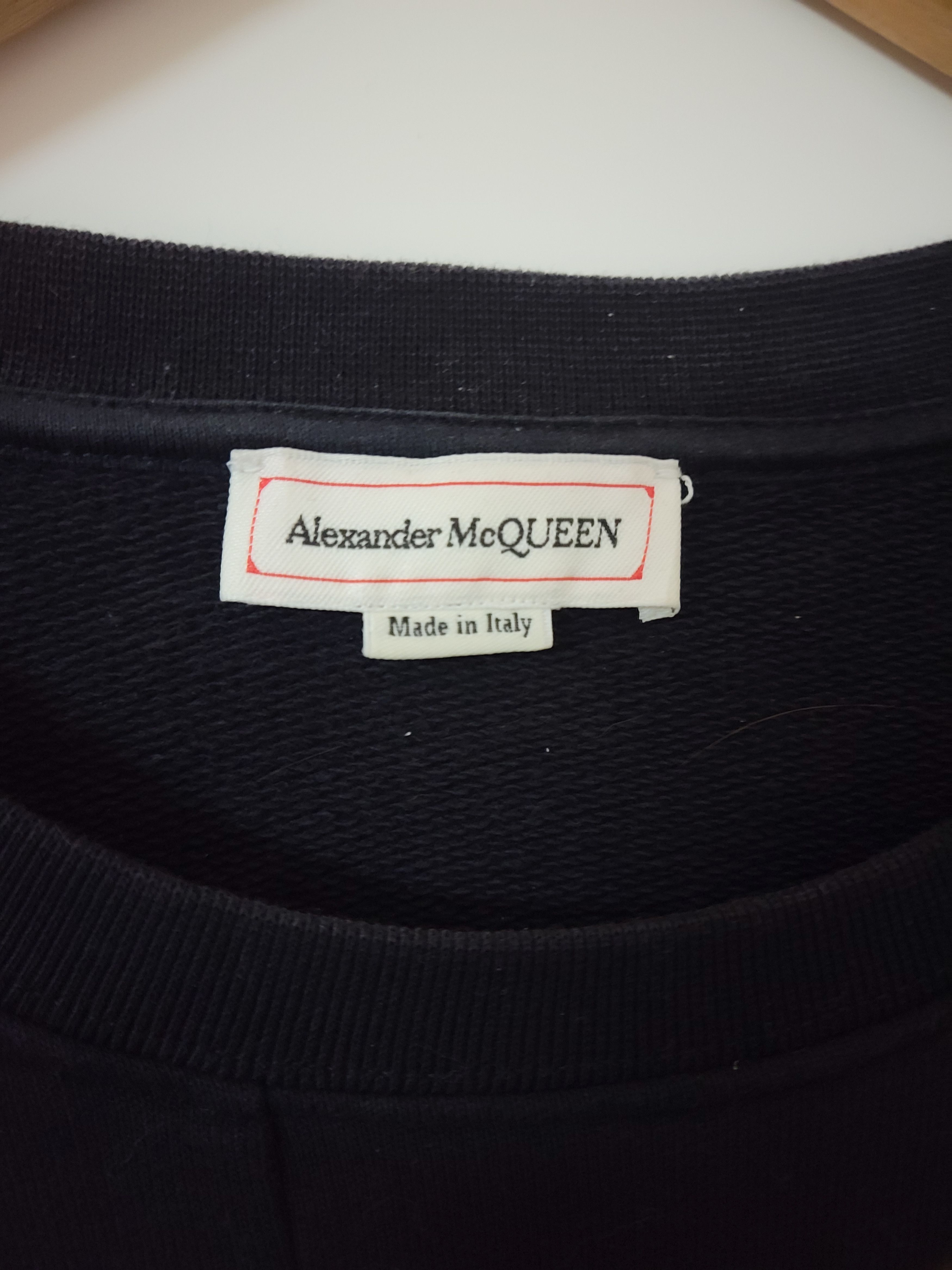 Alexander McQueen Alexander mcqueen vintage skull and flowers navy sweater Size US S / EU 44-46 / 1 - 3 Thumbnail