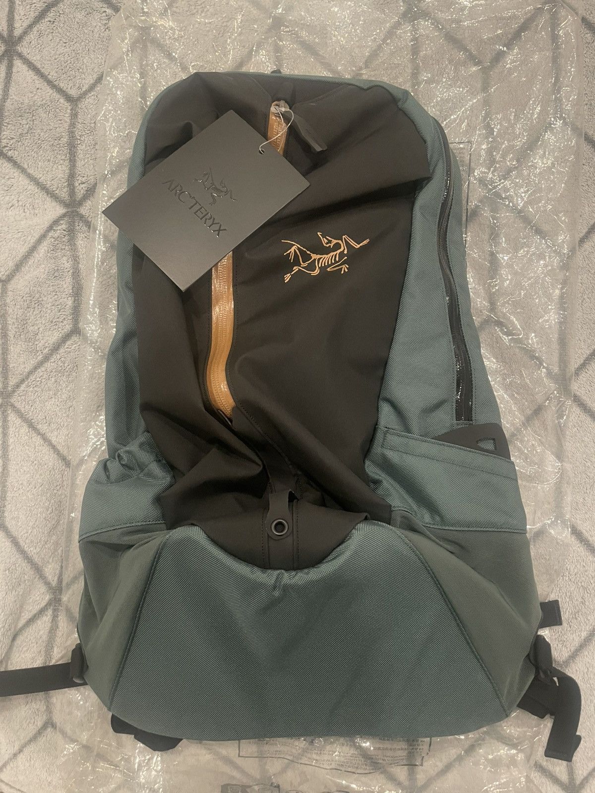 【新品】ARC'TERYX Arro22 Backpack DARK MAGIC Arc'teryx Arro 22 Backpack - Daypack | Buy online | Bergfreunde
