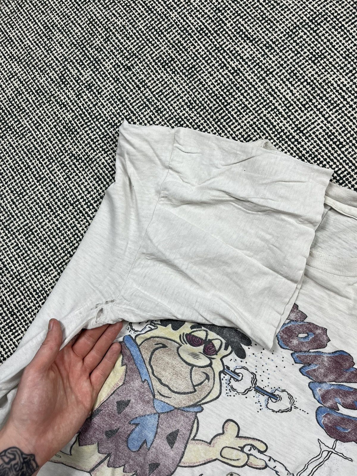 Vintage 90s trashed flintstoned weed parody t-shirt boxy baggy Size US XL / EU 56 / 4 - 6 Thumbnail