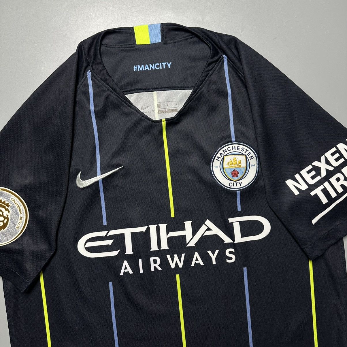 Nike MAN CITY NIKE 2018/2019 FOOTBALL AWAY JERSEY #10 AGUERO Size US M / EU 48-50 / 2 - 4 Thumbnail