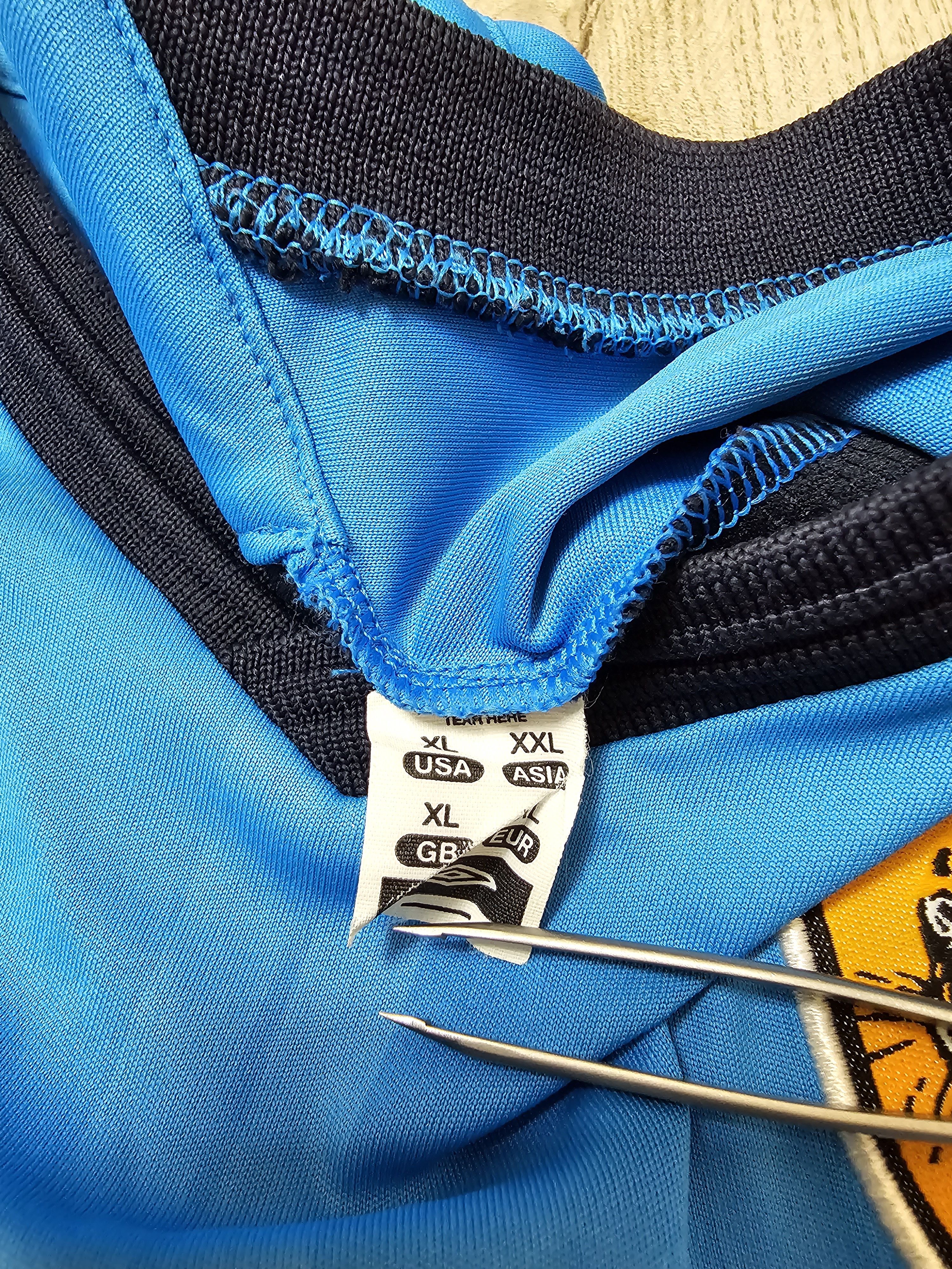 Umbro HULL CITY 2009 2010 AWAY FOOTBALL SHIRT SOCCER JERSEY Size US XL / EU 56 / 4 - 9 Thumbnail