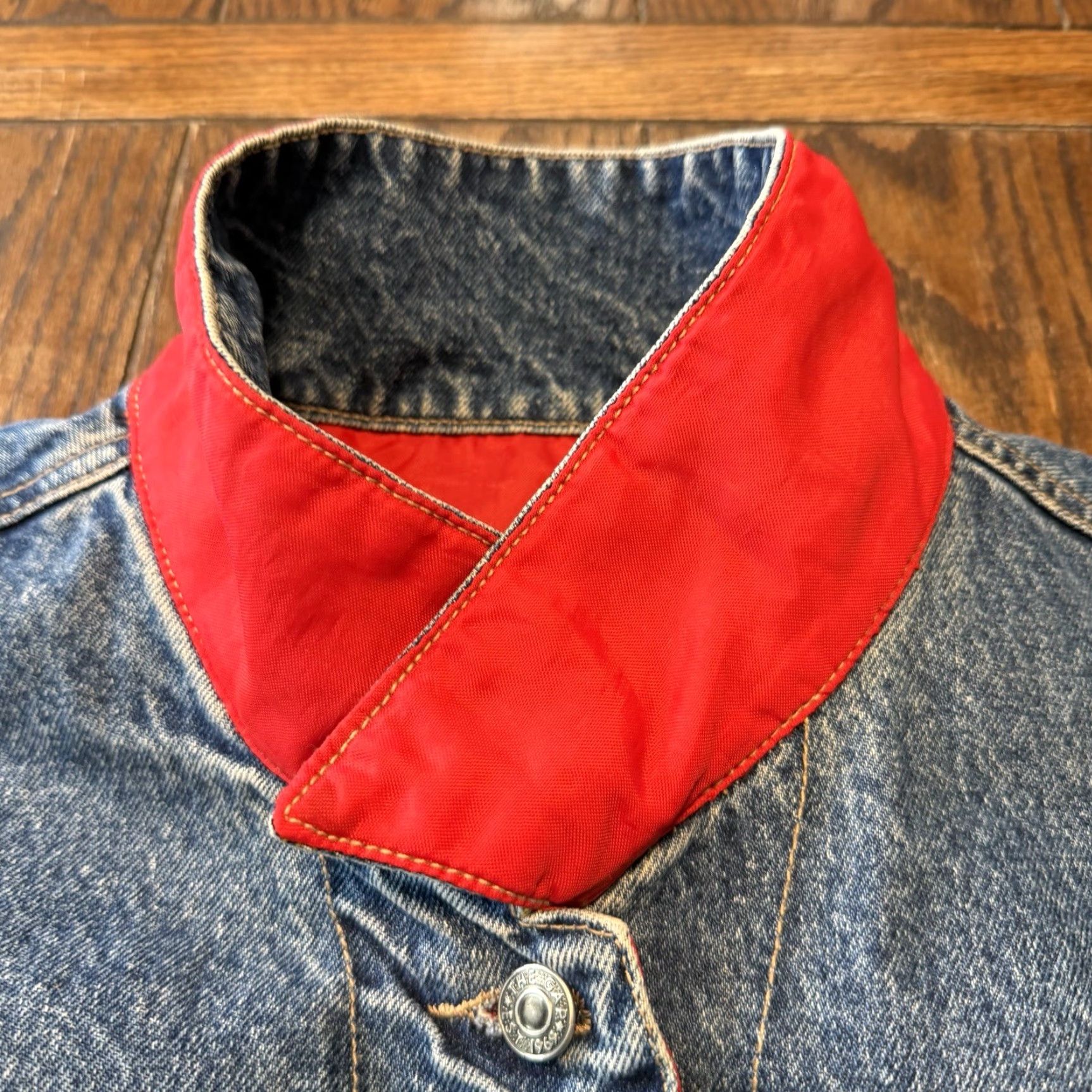 Gap VINTAGE GAP Jean Trucker Jacket Reversible RED Nylon & Blue Denim Large Size US 33 - 4 Thumbnail
