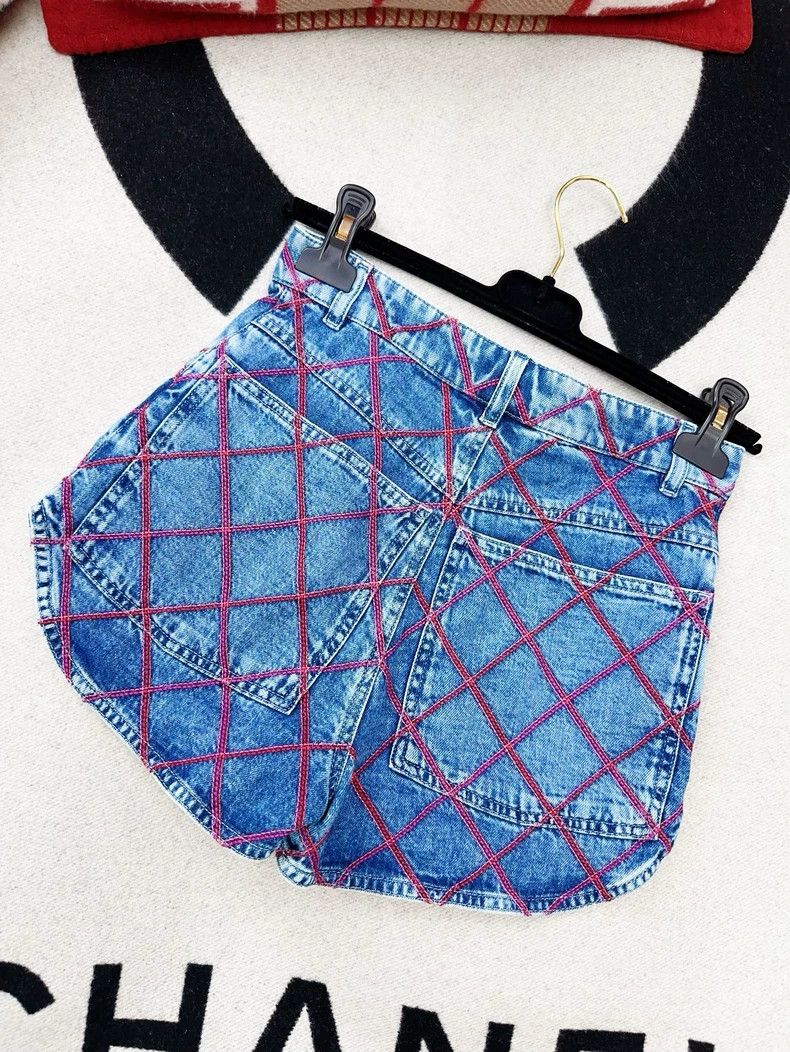 Chanel Chanel Beach Series Blue Diamond Plaid Denim Shorts Size 42" / US 20 - 2 Thumbnail