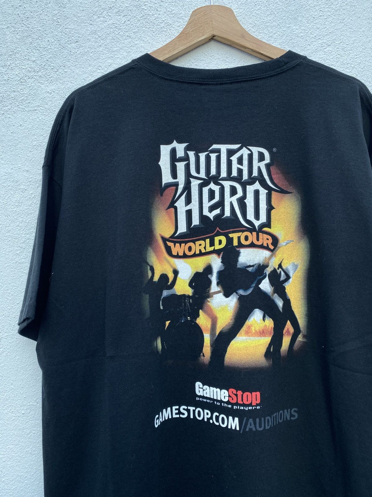 Hanes Vintage Guitar Hero World Tour Game Stop Size US XL / EU 56 / 4 - 6 Thumbnail