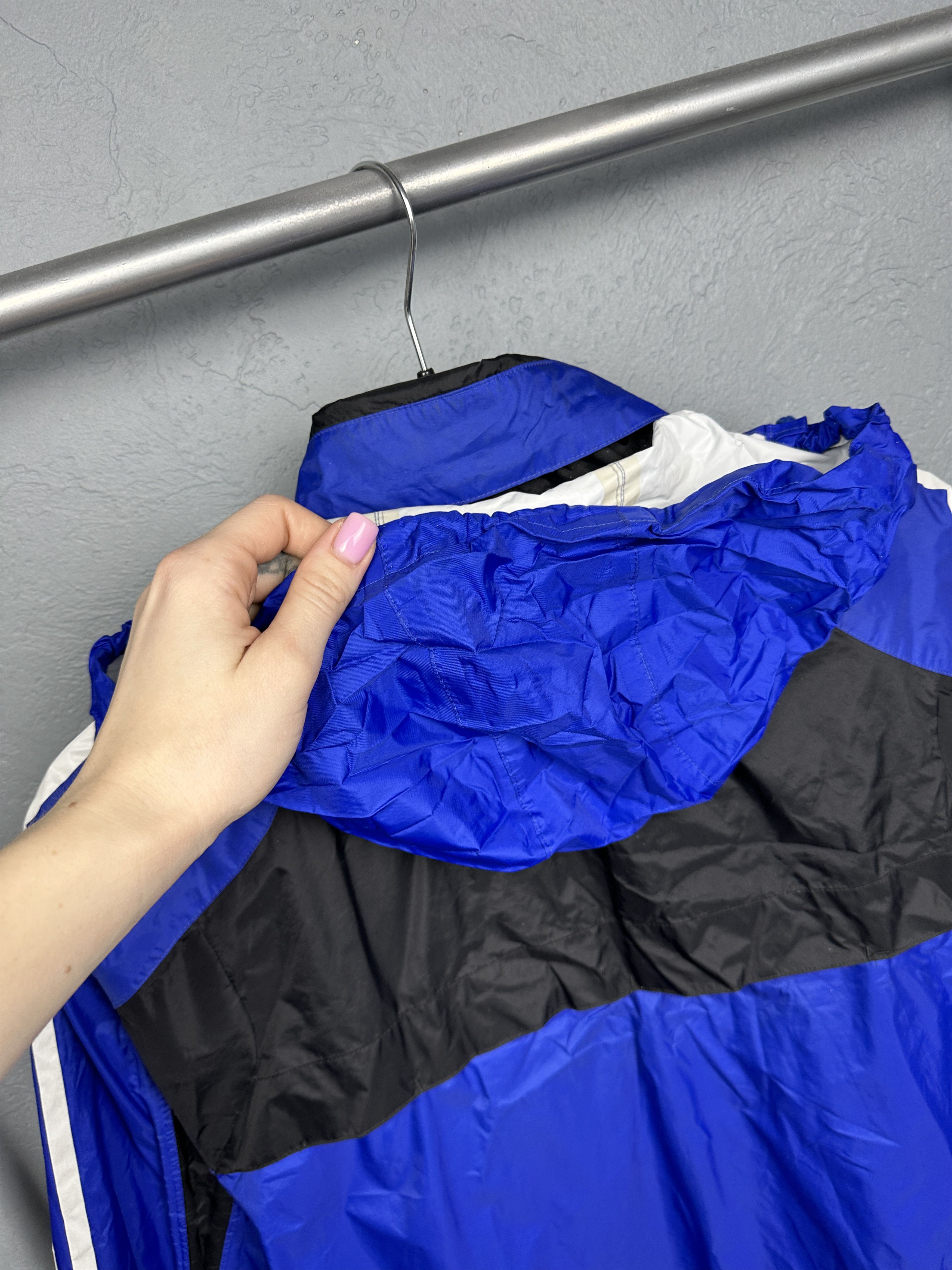 Adidas Adidas Vintage Mens Windbreaker Nylon Jacket Size US S / EU 44-46 / 1 - 10 Thumbnail