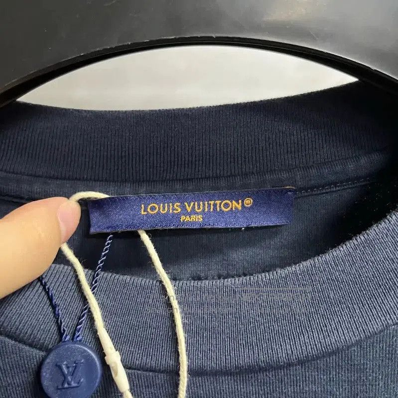 Louis Vuitton Louis Vuitton Blue Cotton Men's T-Shirt . Size US L / EU 52-54 / 3 - 3 Thumbnail