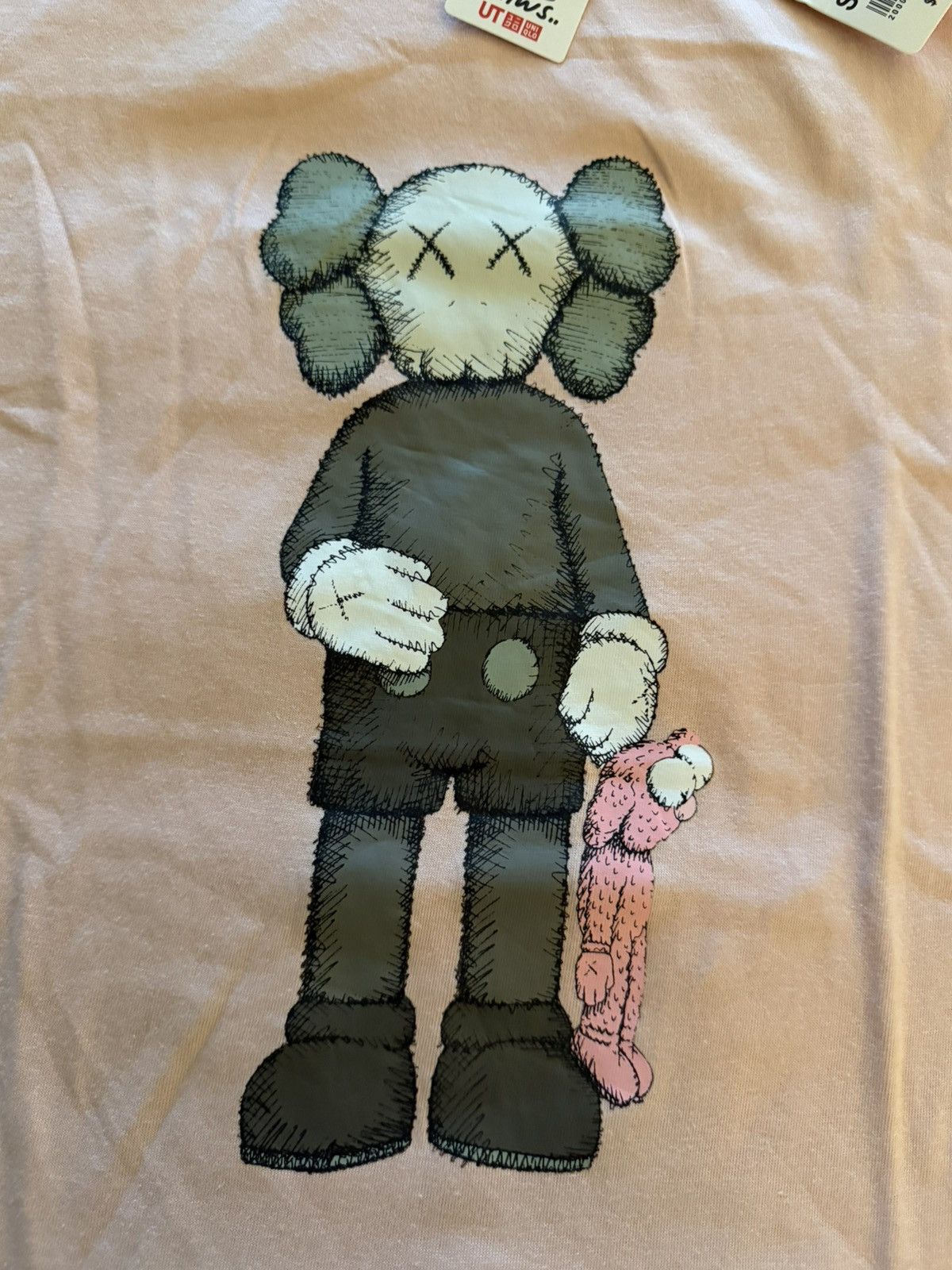 Kaws × Uniqlo Kaws x Uniqlo Companion Tee Pink Size US S / EU 44-46 / 1 - 1 Thumbnail