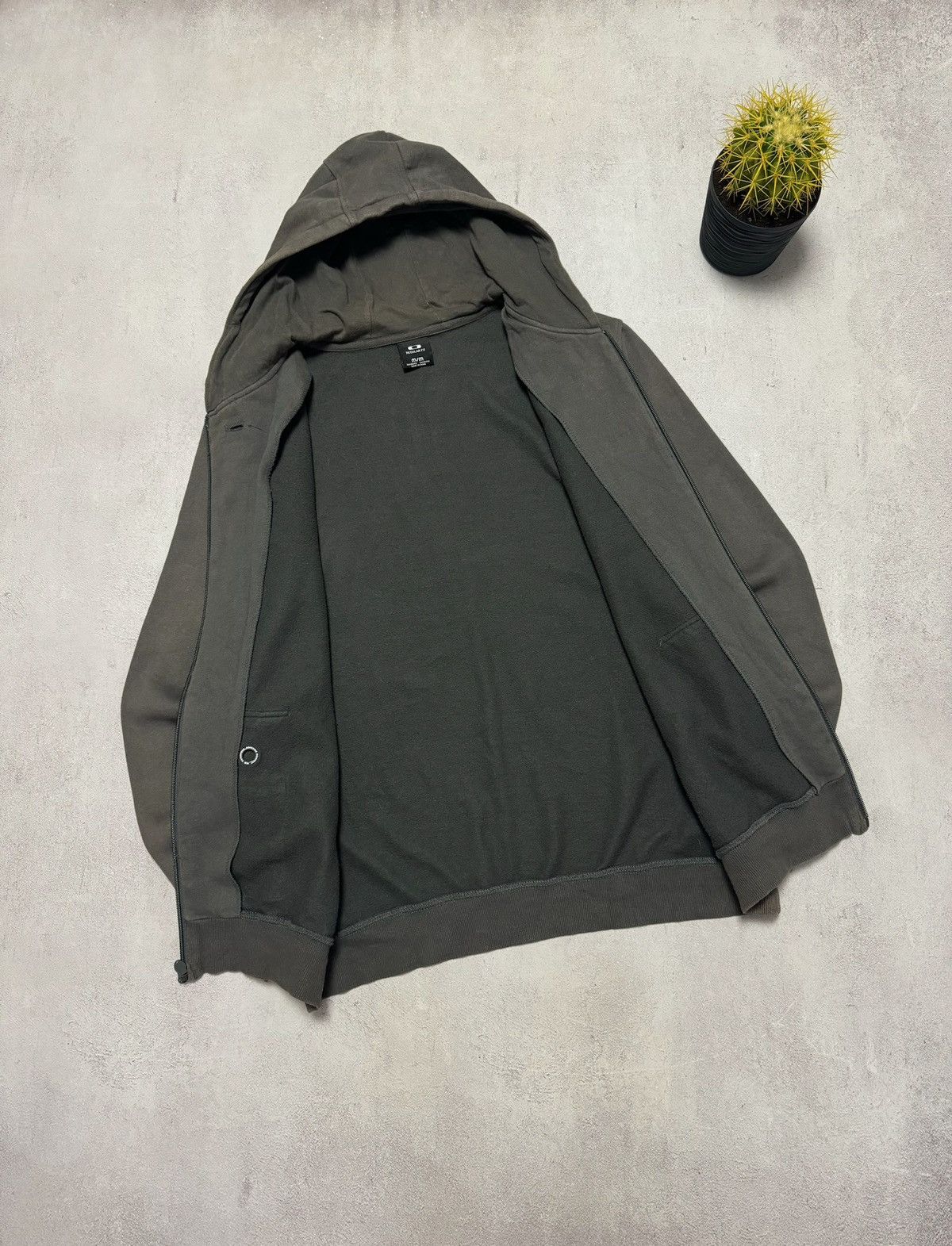 Japanese Brand × Oakley Vintage Oakley Hoodie Zip Big Logo Baggy Faded Y2K 90s Size US M / EU 48-50 / 2 - 6 Thumbnail