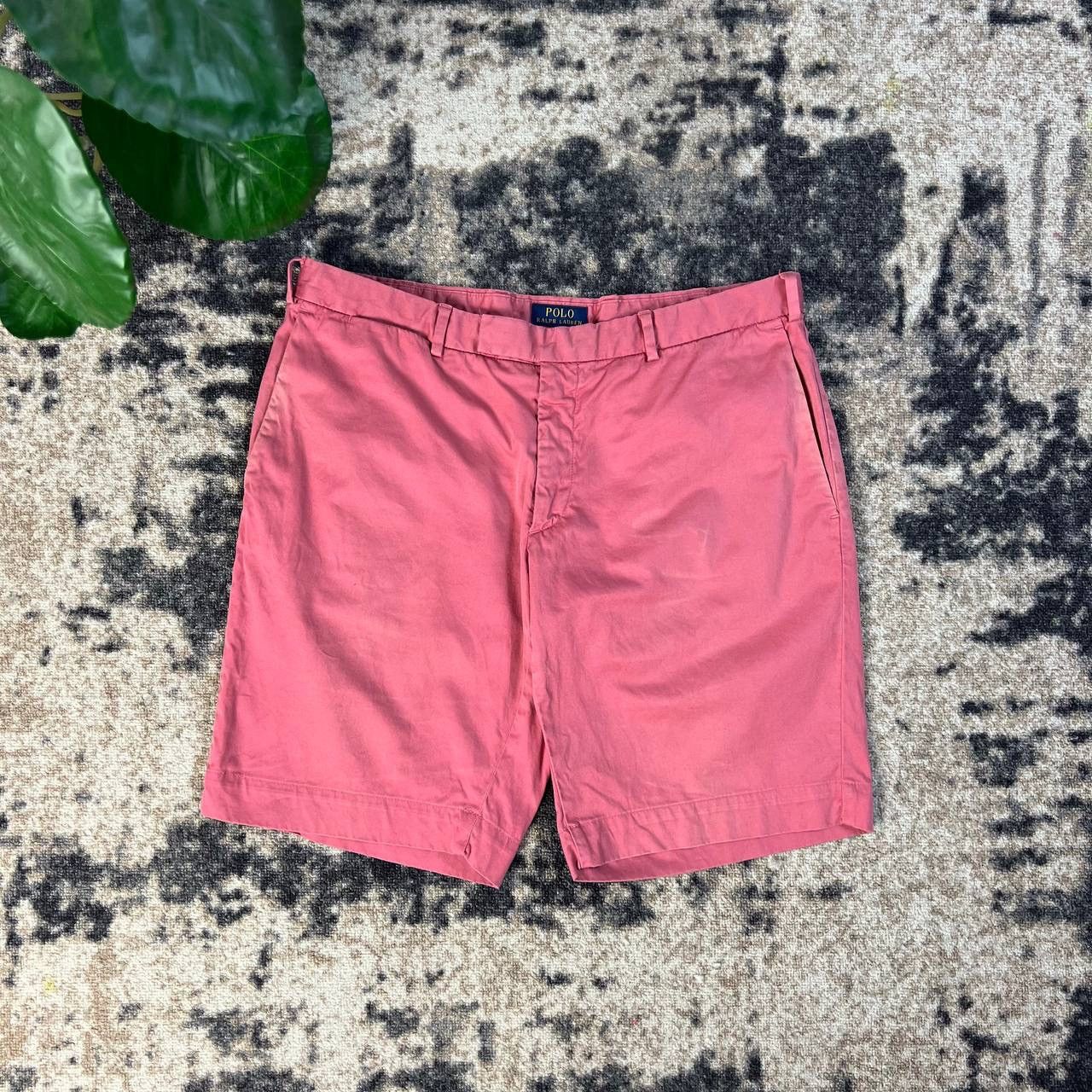 Polo Ralph Lauren Polo Ralph Lauren Luxury Mini Logo Chino Shorts Size US 36 / EU 52 - 2 Thumbnail