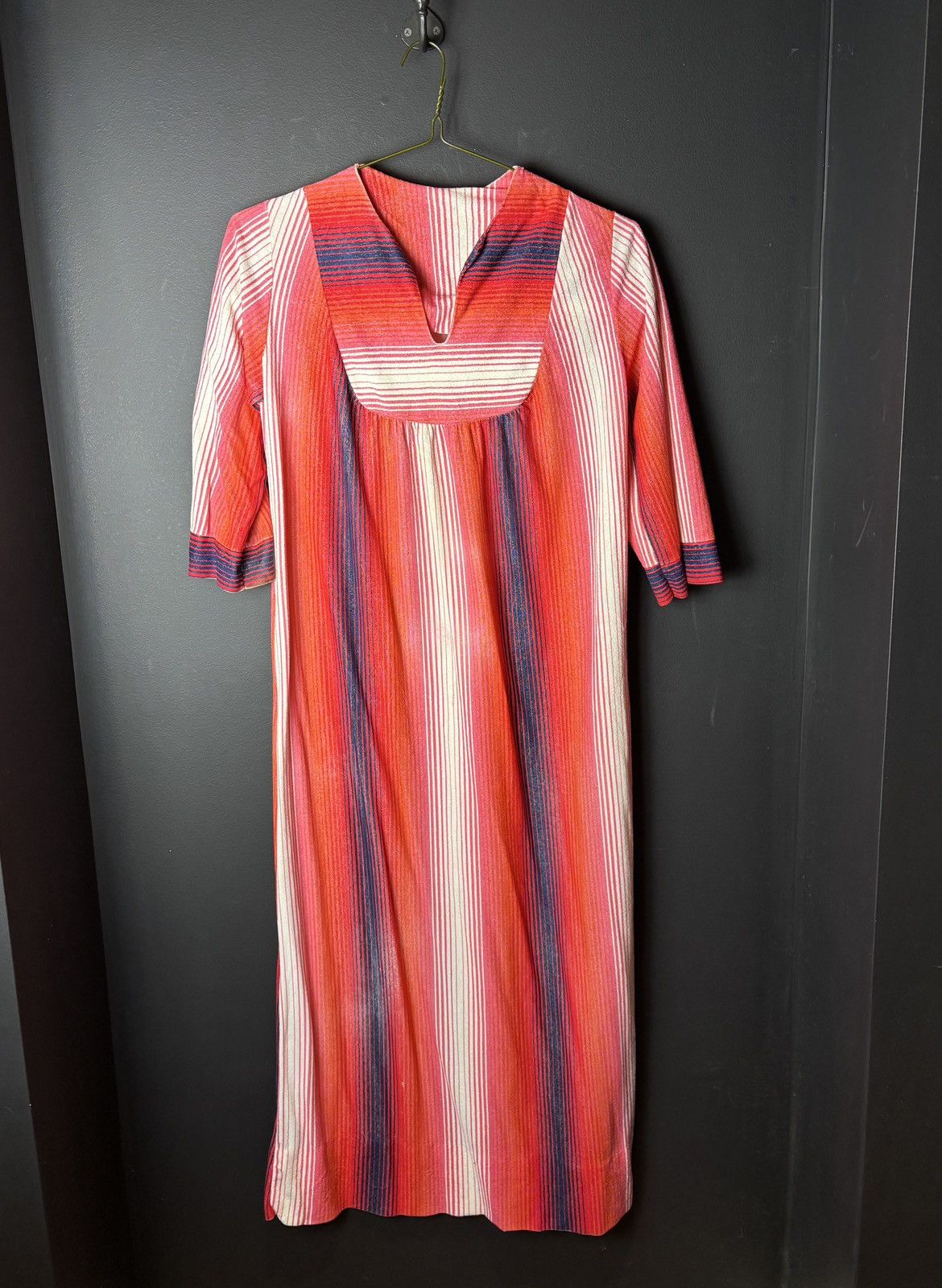Vintage 1970s Beach Dress Vintage Terry Cloth Gown Frock Summer Sun Size ONE SIZE - 11 Thumbnail