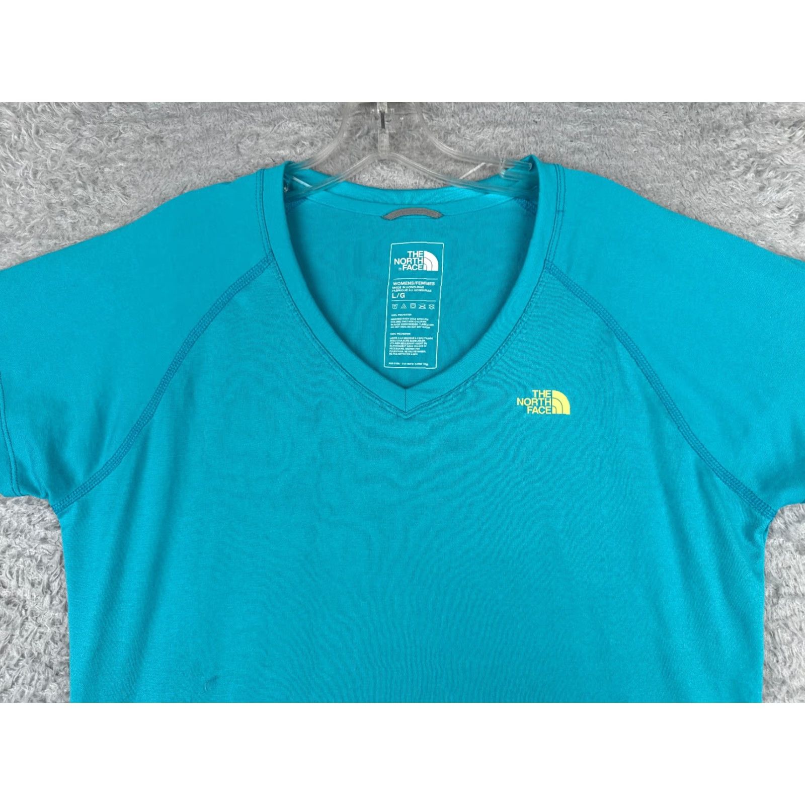 The North Face The North Face T-Shirt Womens Large Blue Short Sleeve V-Neck 100% Polyester READ Size L / US 10 / IT 46 - 4 Thumbnail