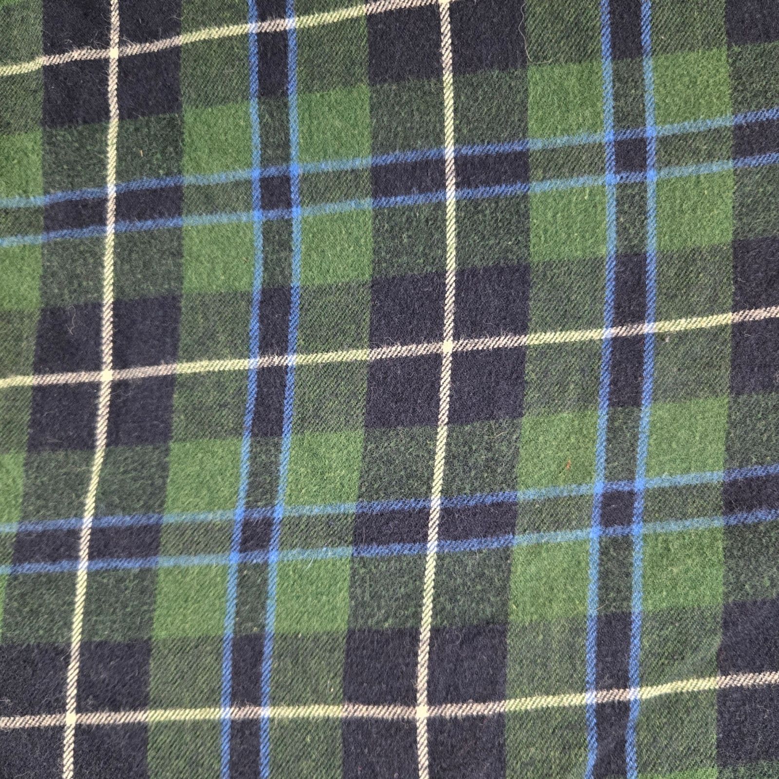 Eddie Bauer Eddie Bauer Green Navy Plaid Flannel Shirt Size Medium Size M / US 6-8 / IT 42-44 - 6 Thumbnail