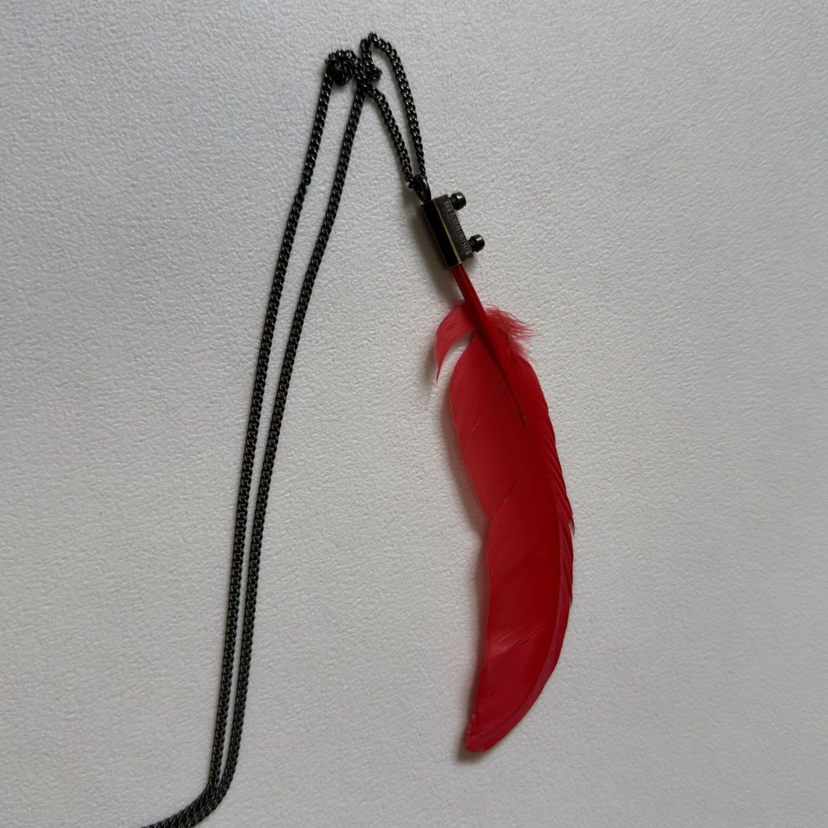 Ann Demeulemeester Late 2000s ‘Red Feather’ Chain Necklace Size ONE SIZE - 9 Thumbnail