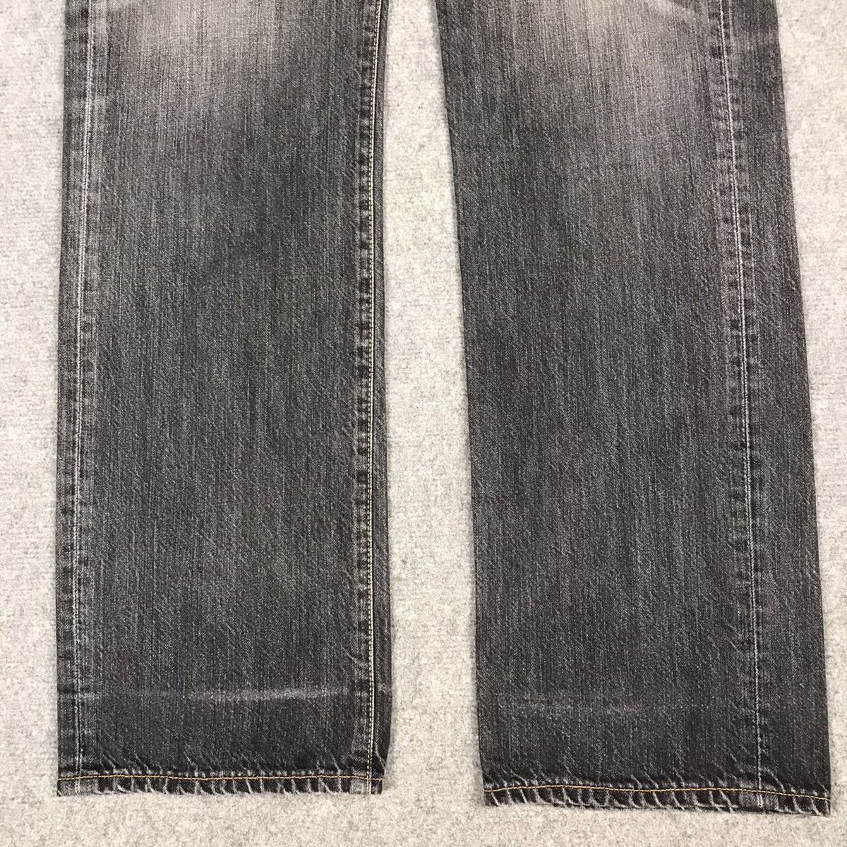 Japanese Brand × Jun Takahashi Distressed Uniqlo japan denim Black faded pants Size US 36 / EU 52 - 4 Thumbnail
