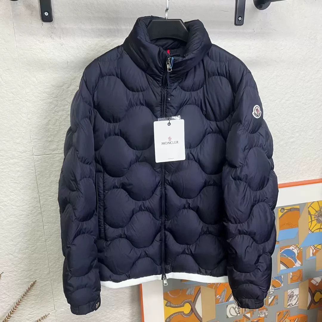 Moncler Moncler Diamond Sleeve Badge Down Jacket Size US L / EU 52-54 / 3 - 1 Thumbnail