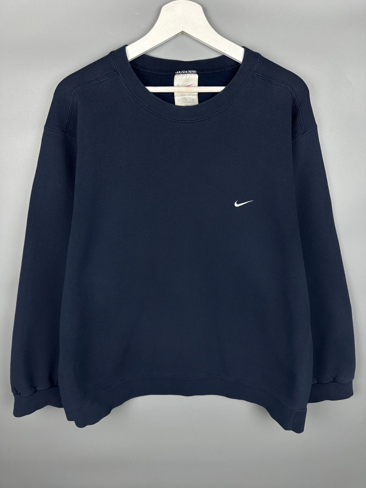 Nike 90s Vintage Nike Mini Swoosh Logo Sweatshirt Crewneck Size US L / EU 52-54 / 3 - 1 Thumbnail