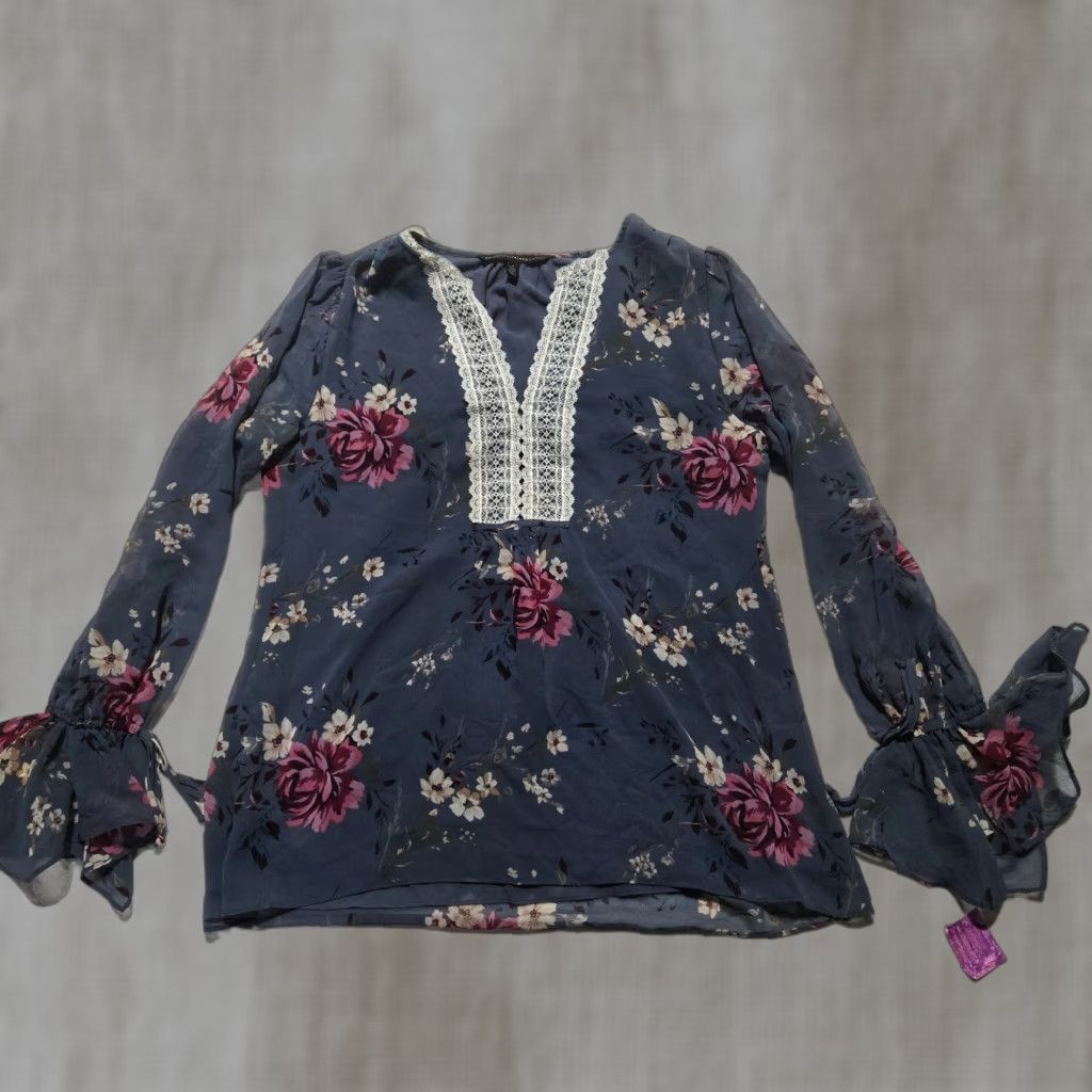 White House Black Market White House Black Market Shirt Womens Blouse Long Sleeve Adult Size 6 Floral Multicolor Bell Sleeve Size M / US 6-8 / IT 42-44 - 1 Thumbnail