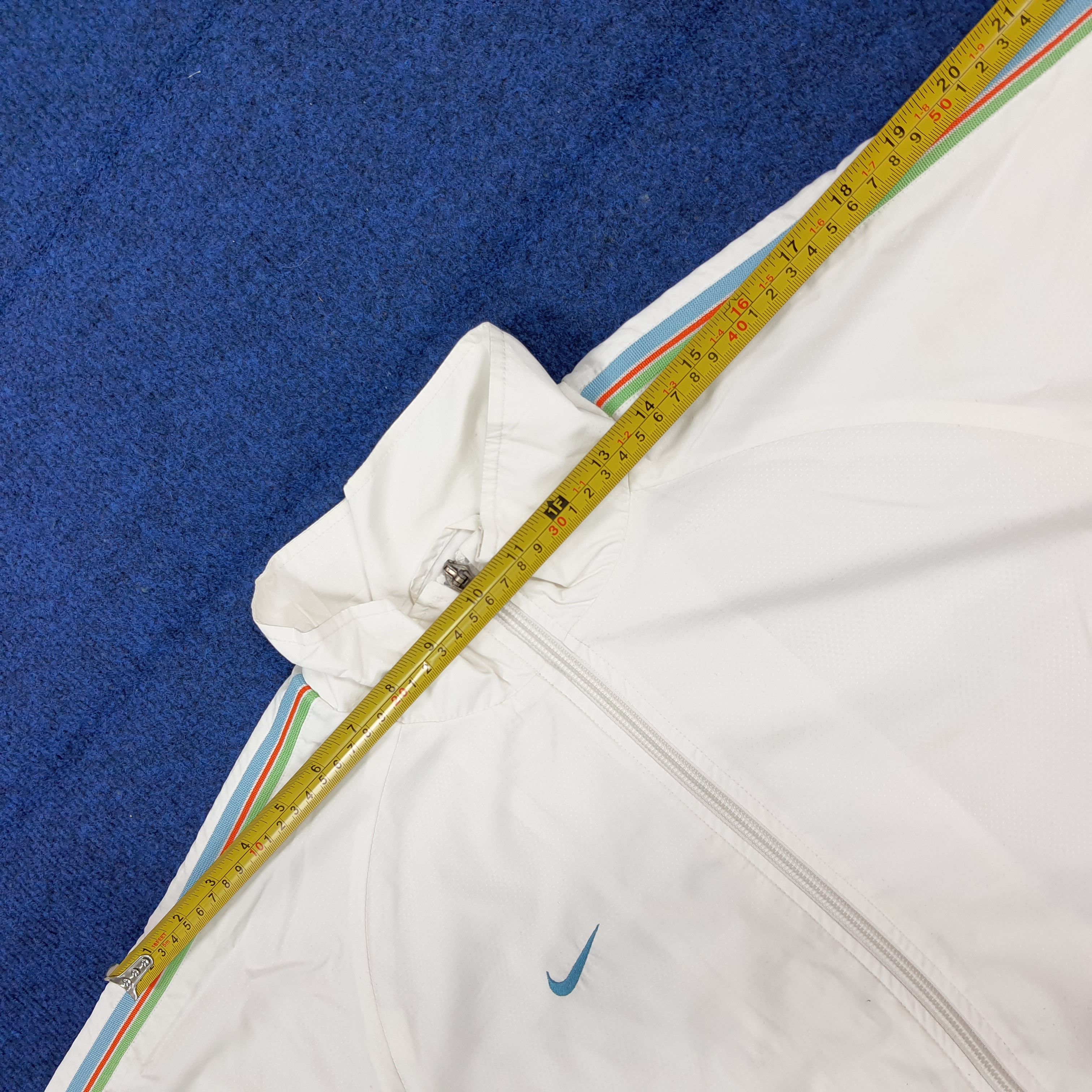 Nike Vintage Nike Windbreaker Jacket White Y2K Track Top C306N8 Size US L / EU 52-54 / 3 - 11 Thumbnail